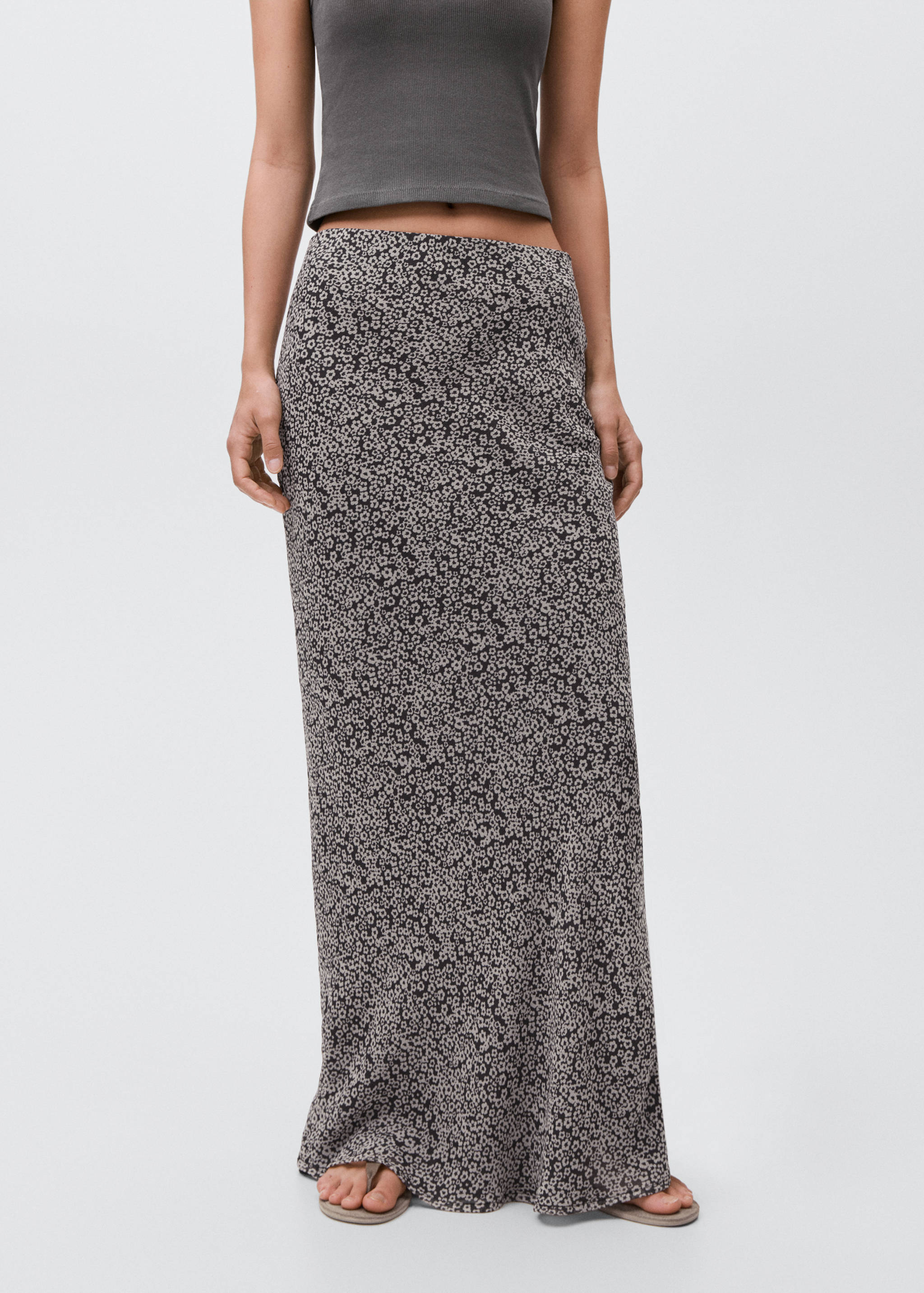 Długa spódnica w kwiaty - Plan średni