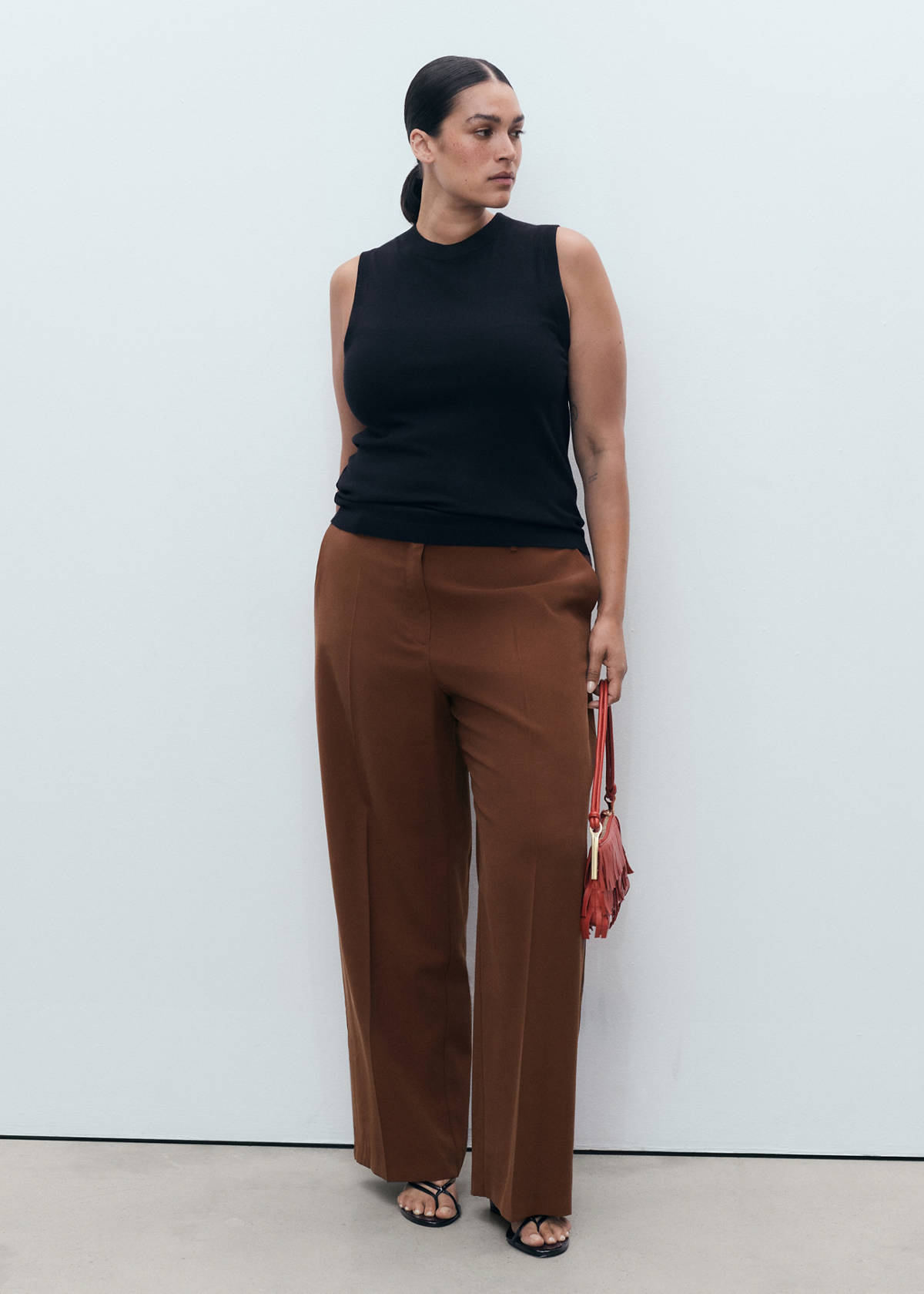Straight mid-rise trousers — Brown