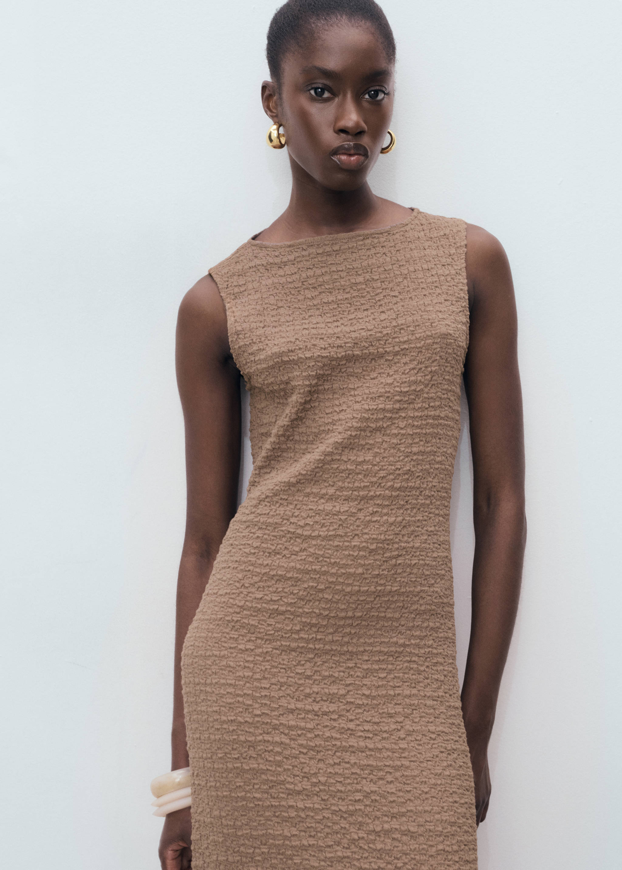 Fitted textured dress - Medium plane