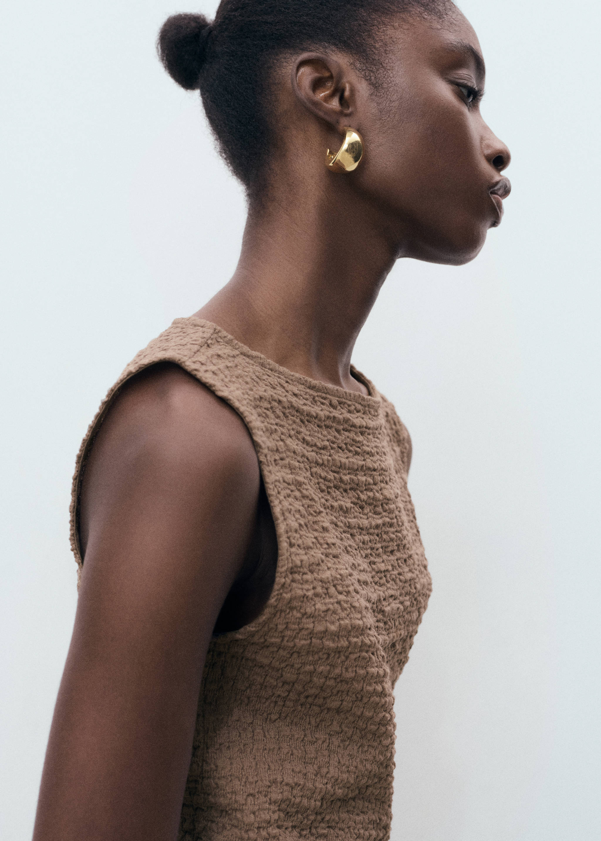 Fitted textured dress - Details of the article 1