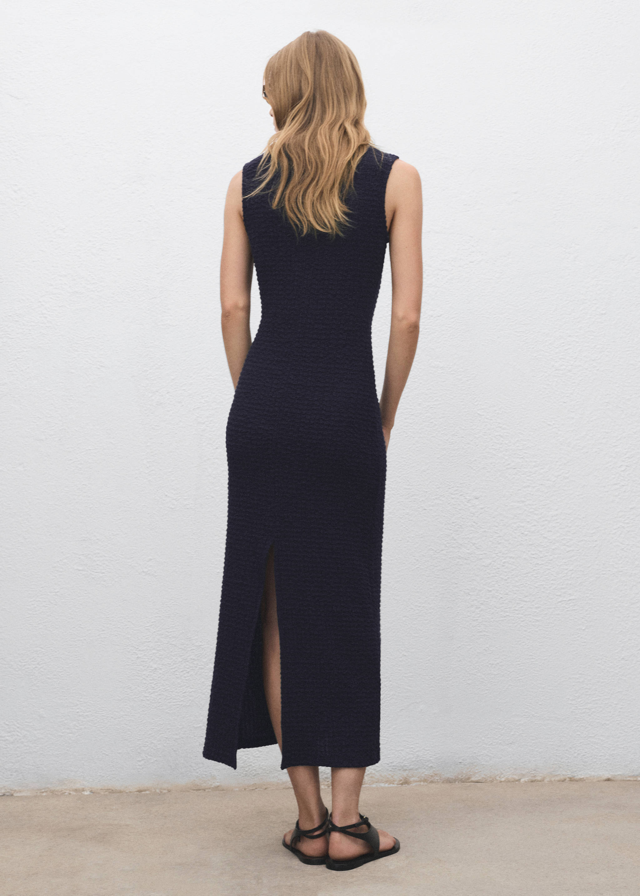 Fitted textured dress - Reverse of the article