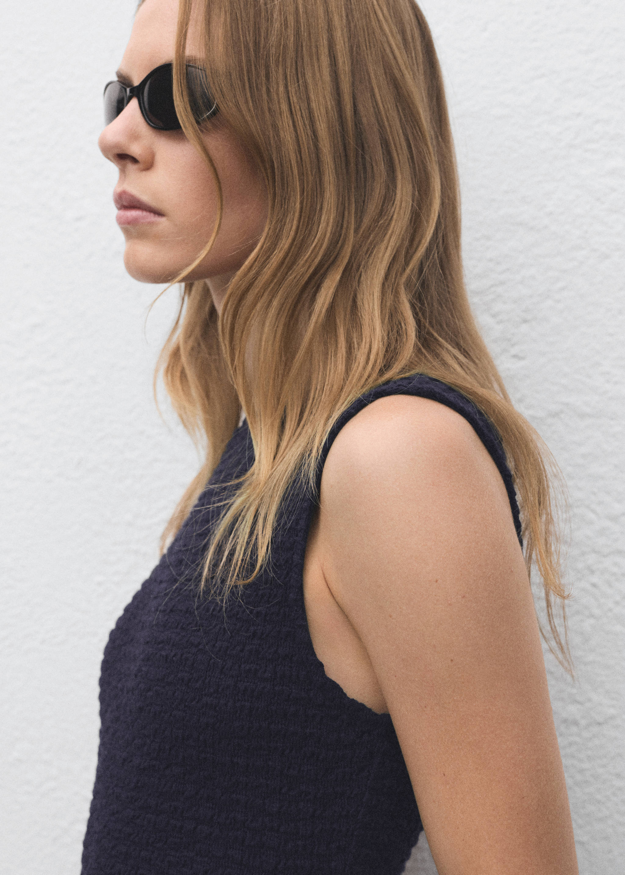 Fitted textured dress - Details of the article 1