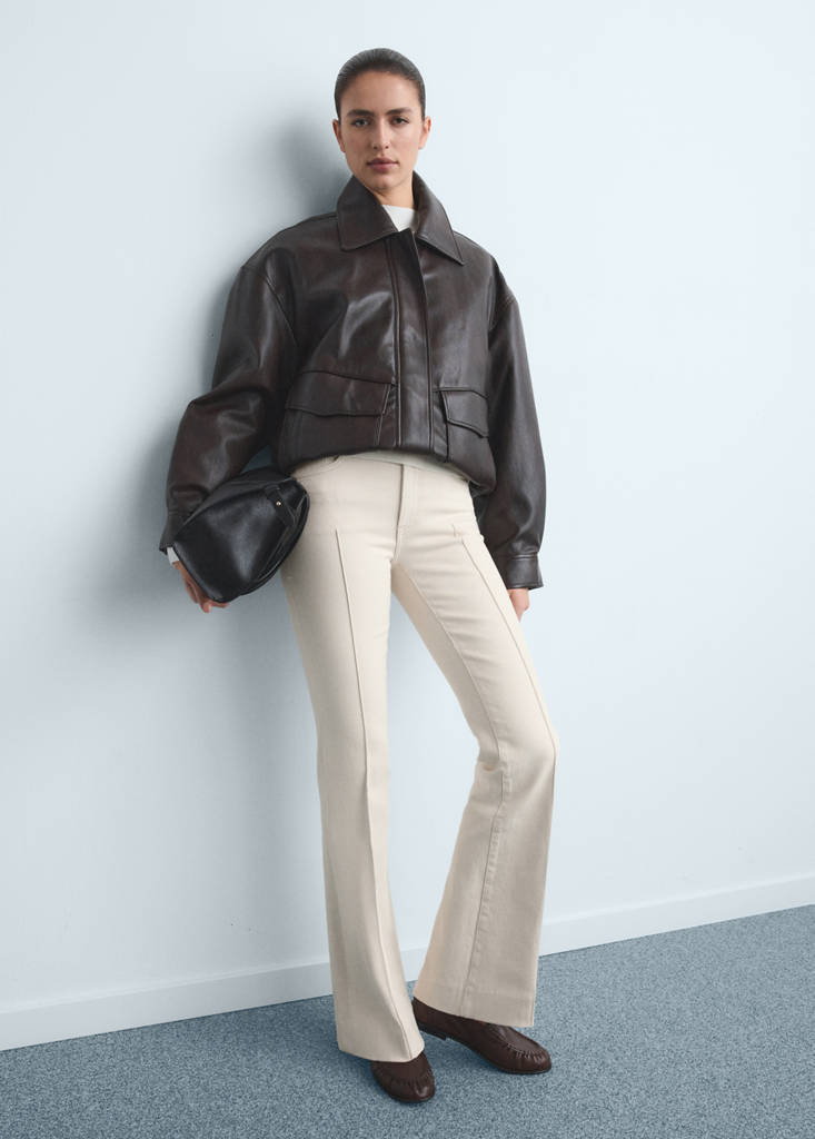 Mid-rise flared jeans — Ecru