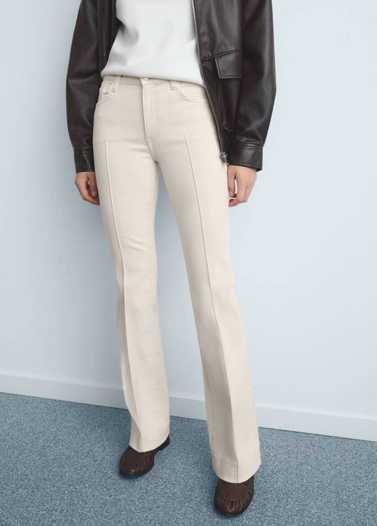 Mid-rise flared jeans — Ecru