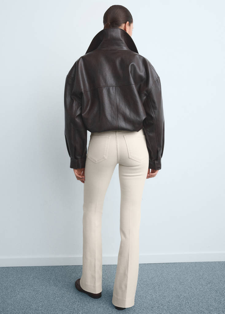 Mid-rise flared jeans — Ecru