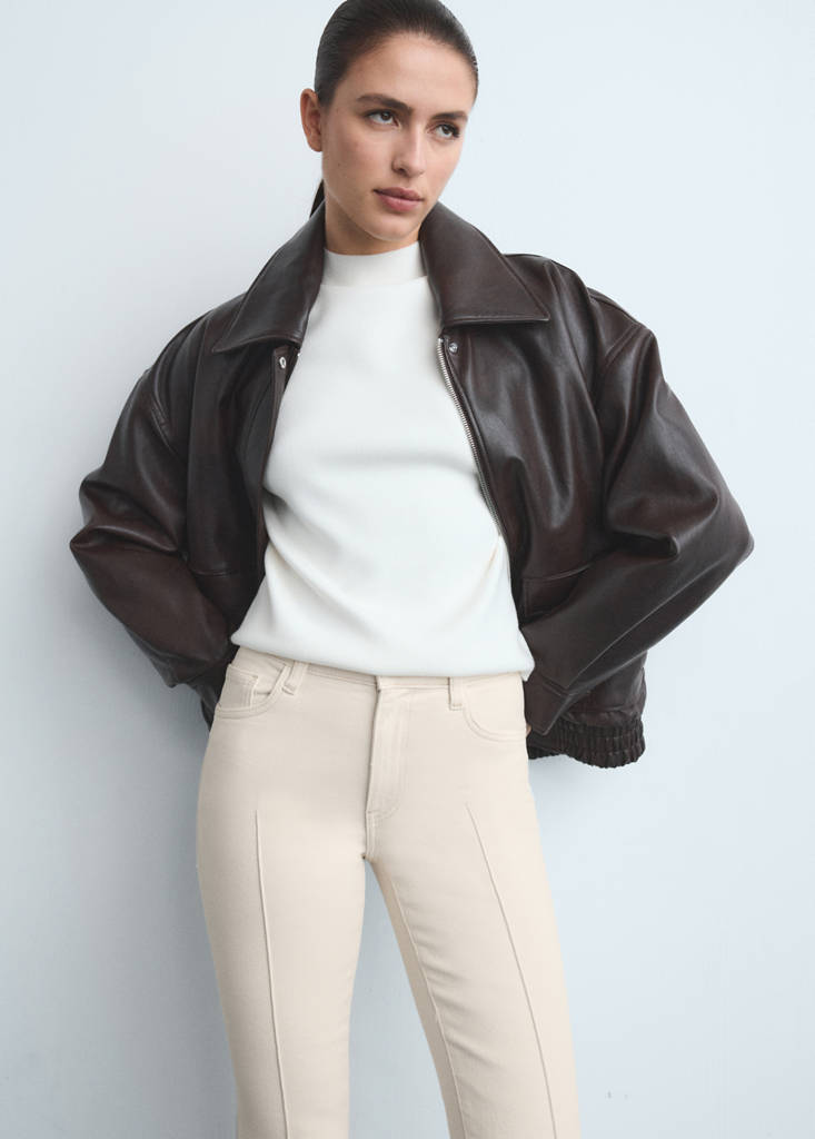 Mid-rise flared jeans — Ecru