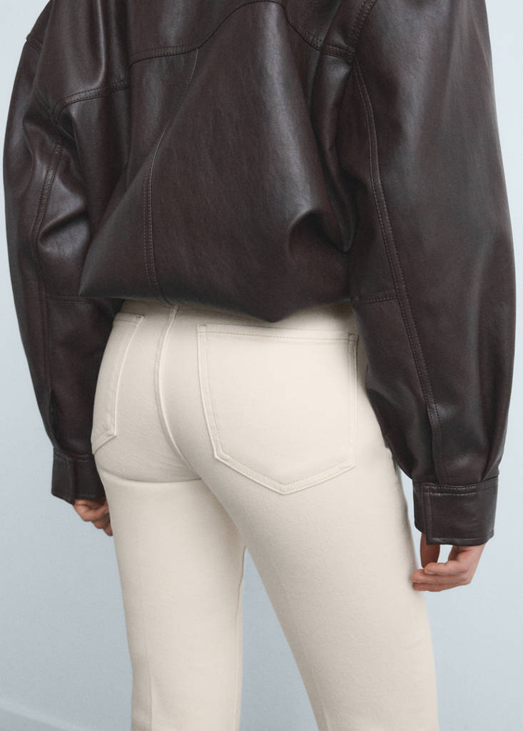 Mid-rise flared jeans — Ecru