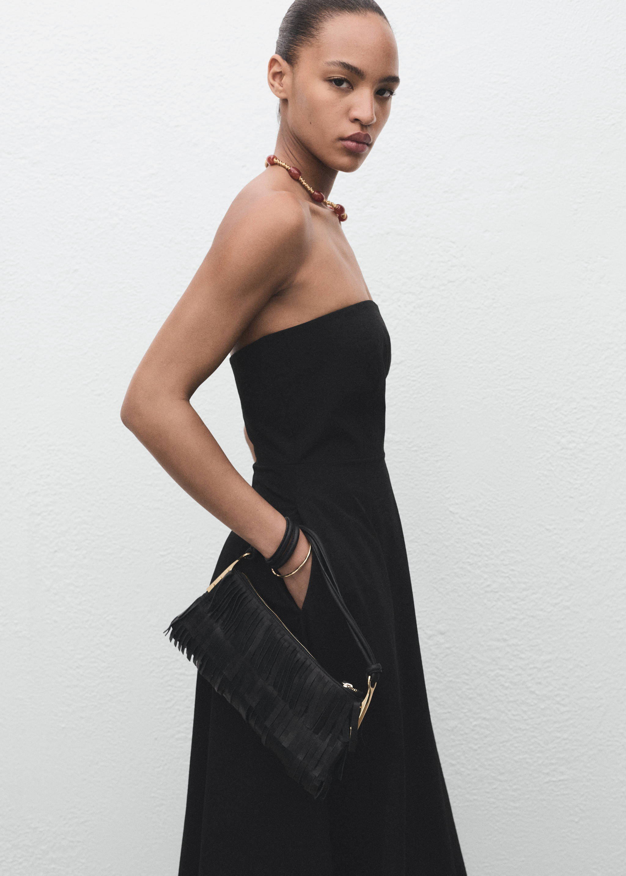 Στράπλες μακρύ φόρεμα - Μεσαίο πλάνο