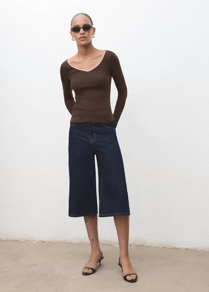 V-neck combined-fabric t-shirt — Brown