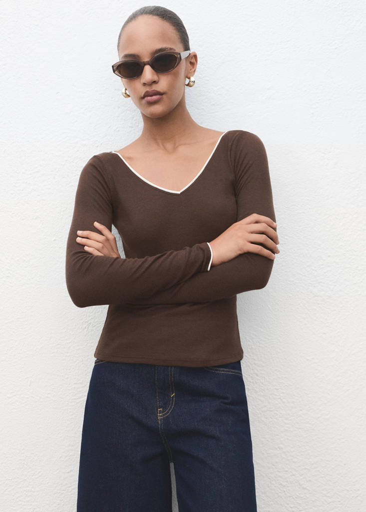 V-neck combined-fabric t-shirt — Brown