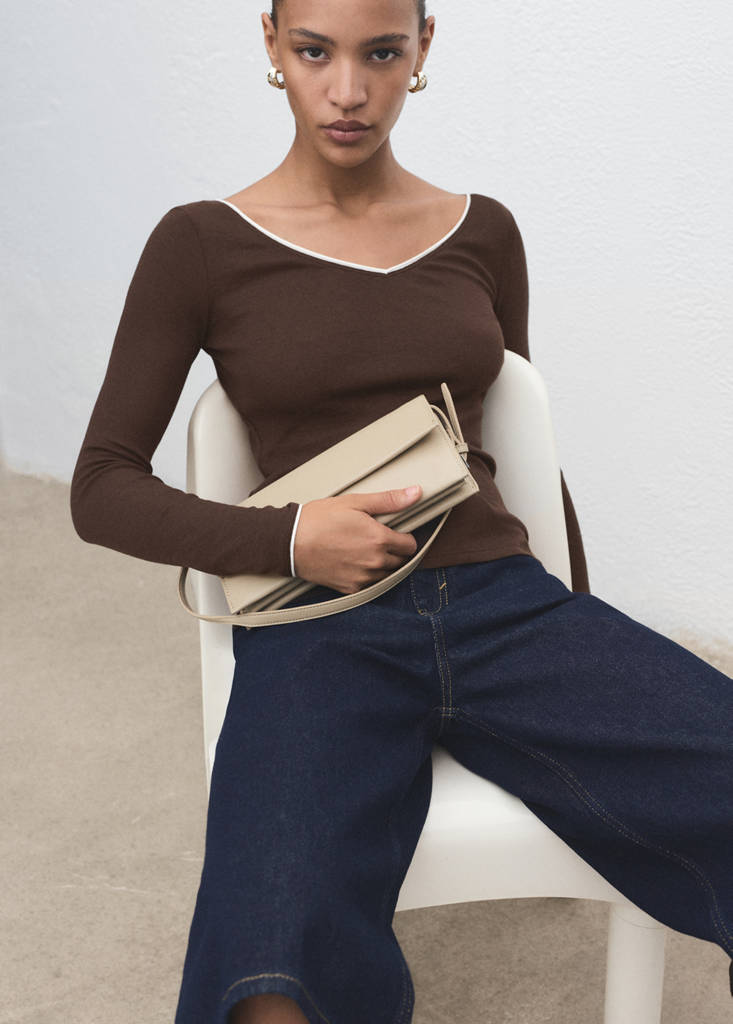 V-neck combined-fabric t-shirt — Brown