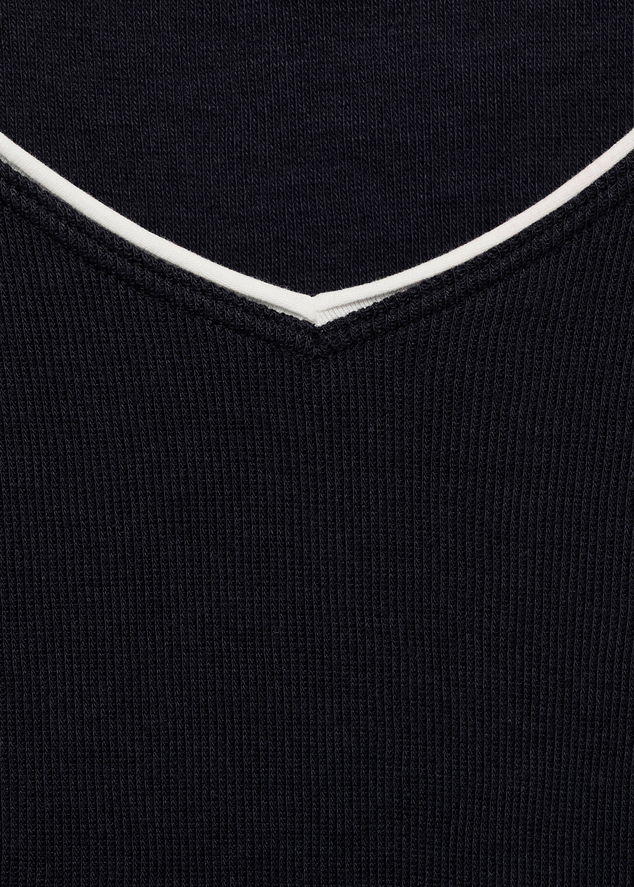 V-neck combined-fabric t-shirt - Details of the article 8