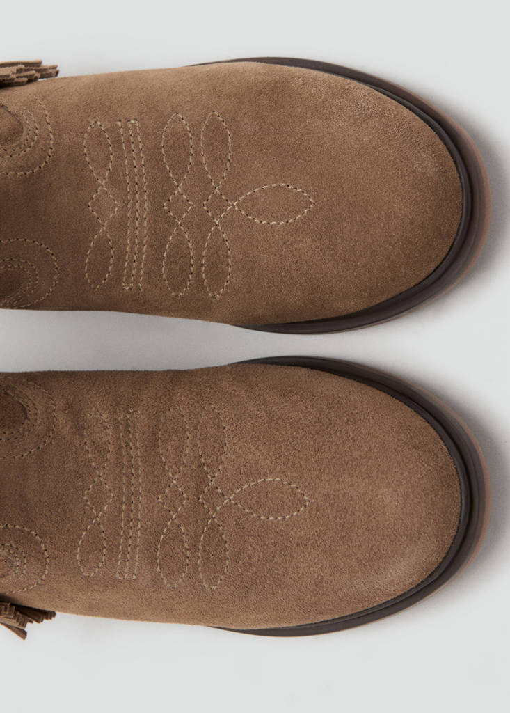 Fringed leather boots — Sand