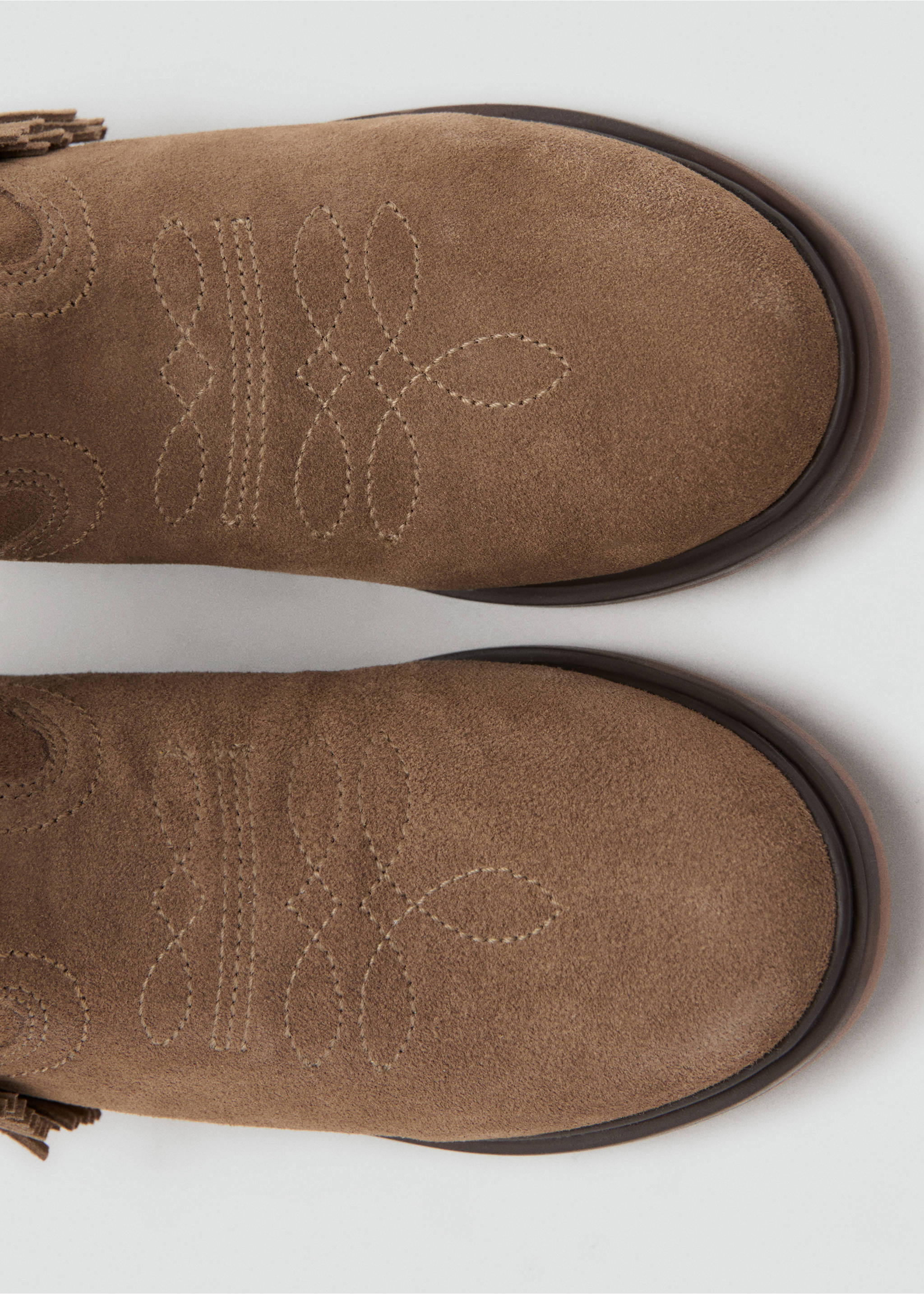 Fringed leather boots - Details of the article 2, Sand. Ref: 17084097-00.