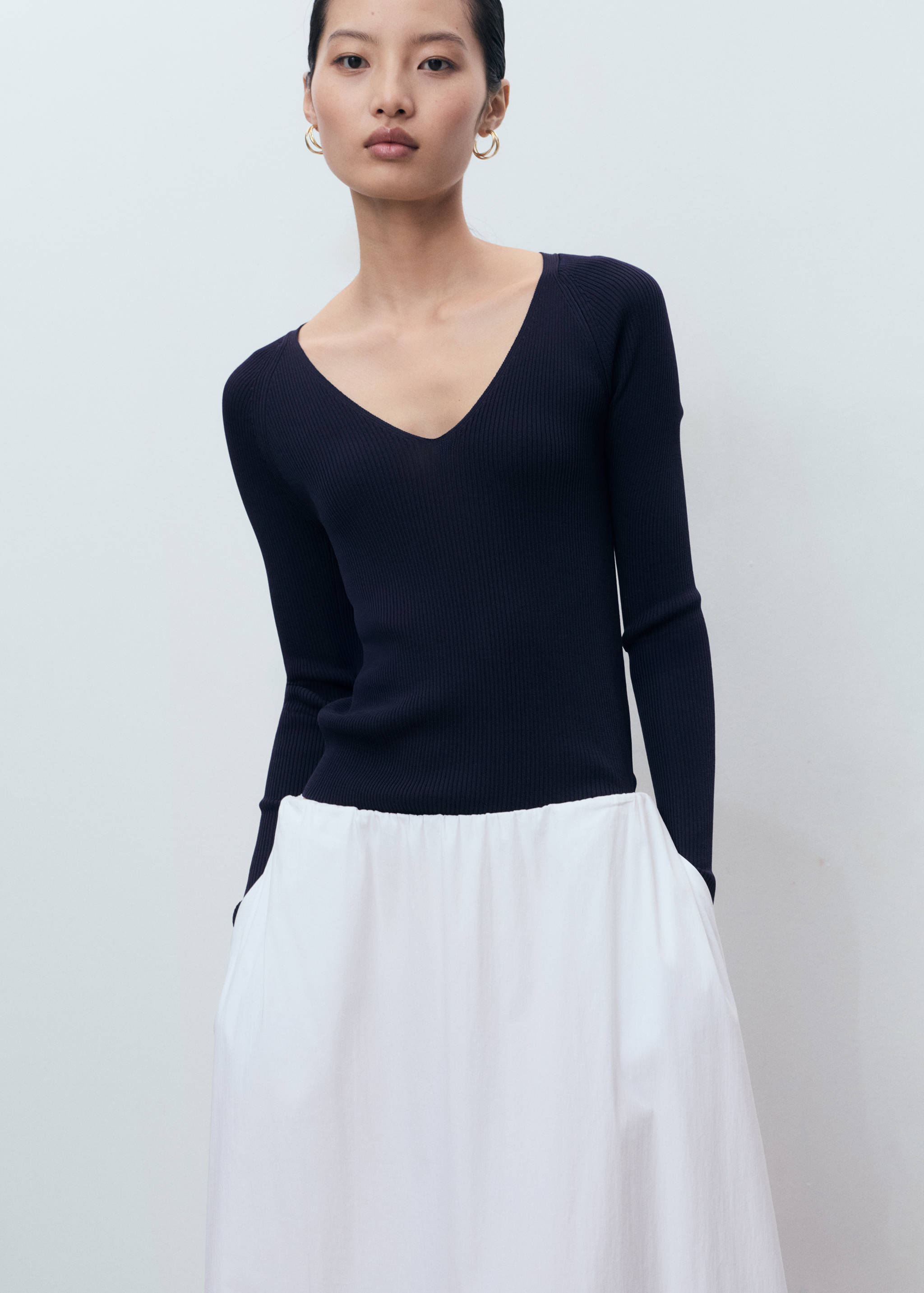 Pull-over côtelé col en V - Plan moyen