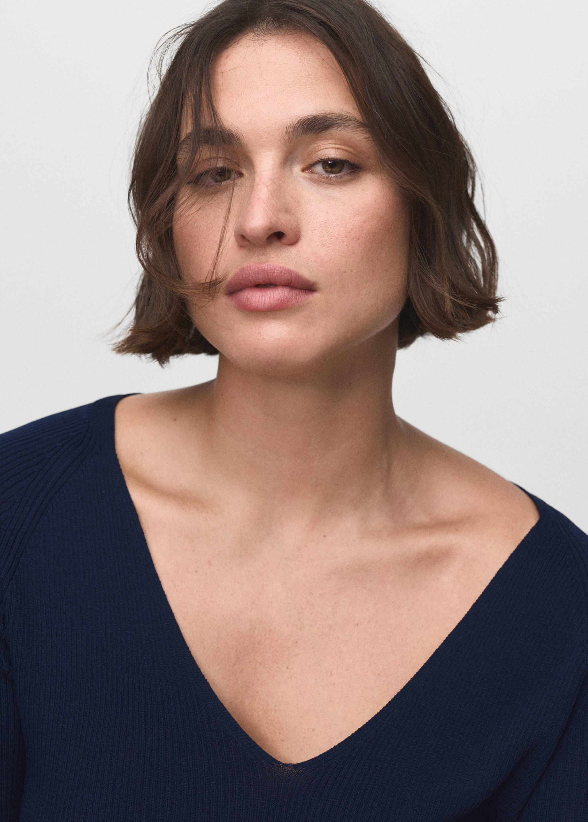 Pull-over côtelé col en V - Détail de l'article 4