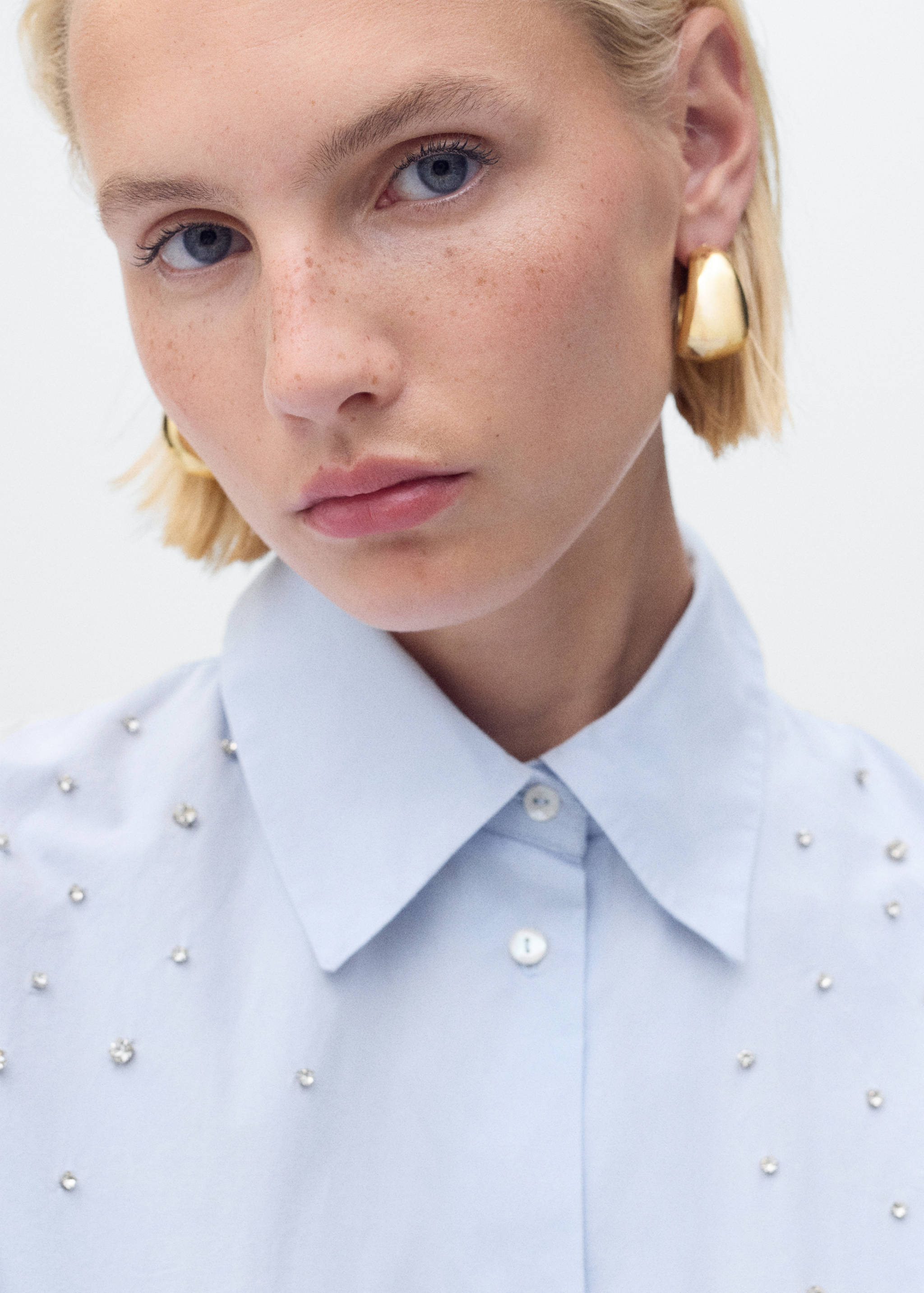 Baumwollhemd mit Strassverzierung - Detail des Artikels 1