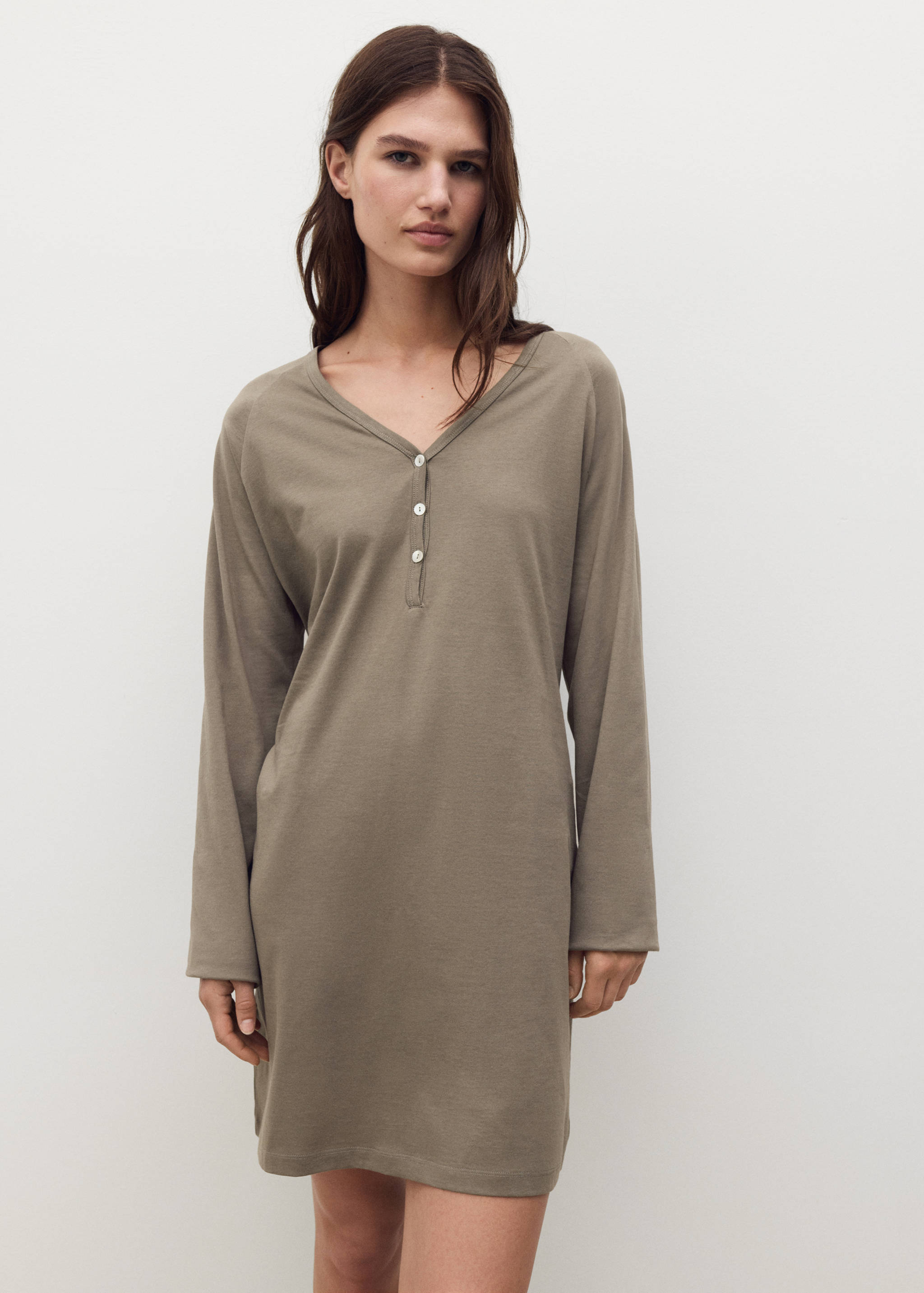 Cotton nightdress with button detail - Medium plane