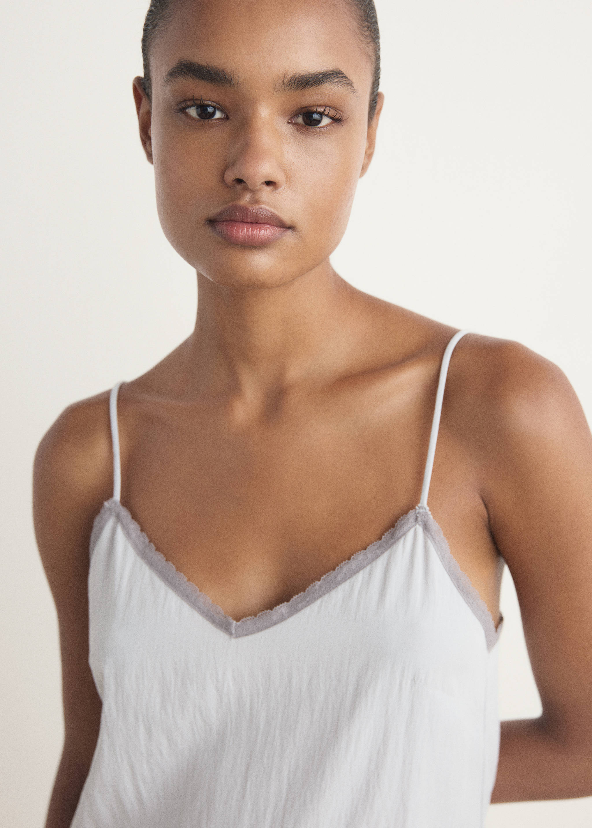 Lace nightgown with straps - Details of the article 1