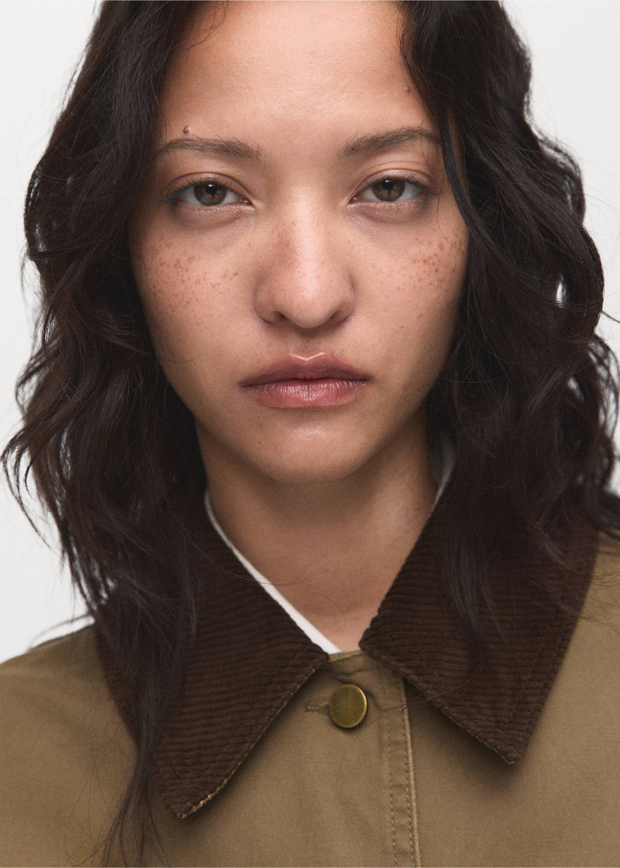 Denim parka with corduroy collar - Details of the article 1, Ochre. Ref: 17084120-00.