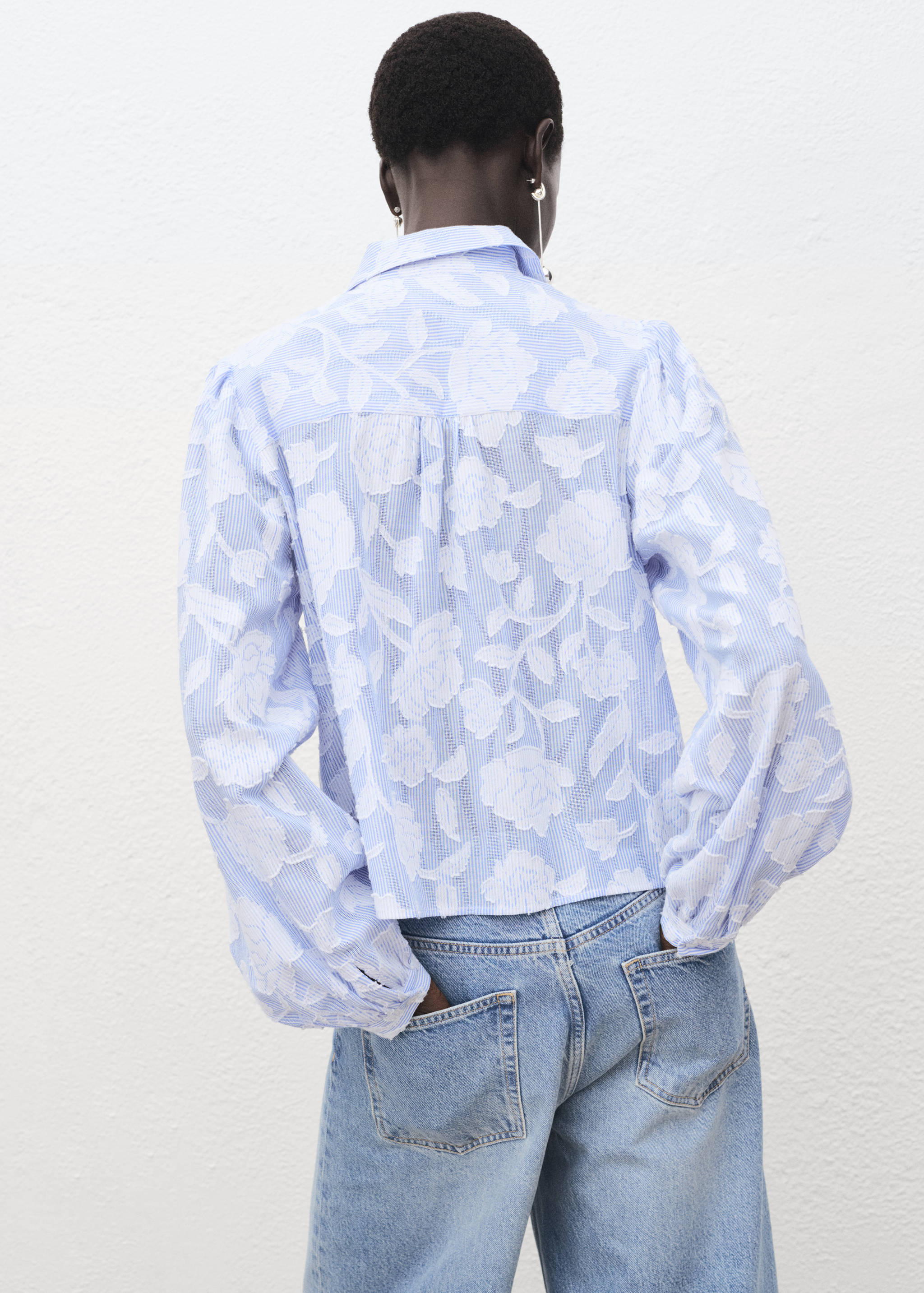 Striped shirt with embroidered details - Reverse of the article