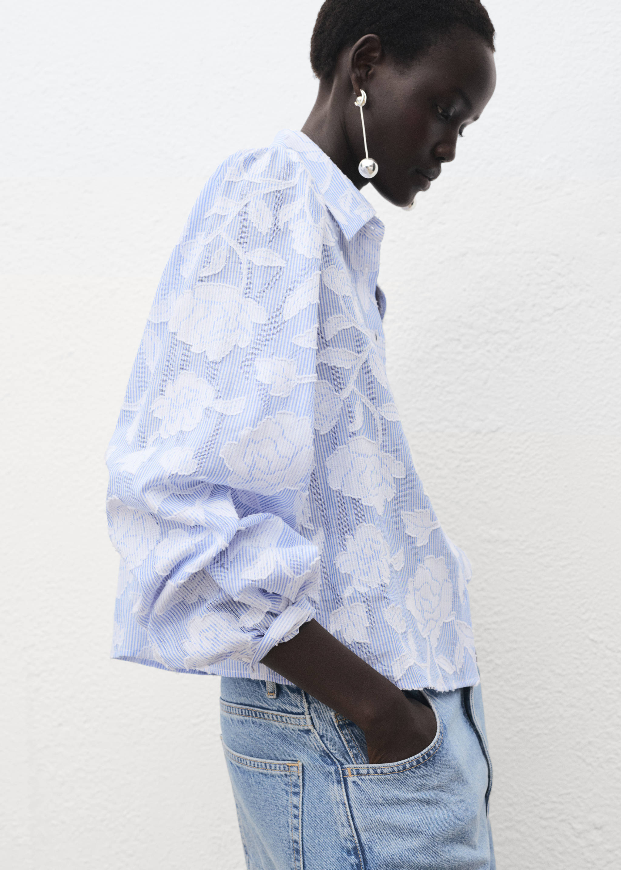 Striped shirt with embroidered details - Details of the article 1