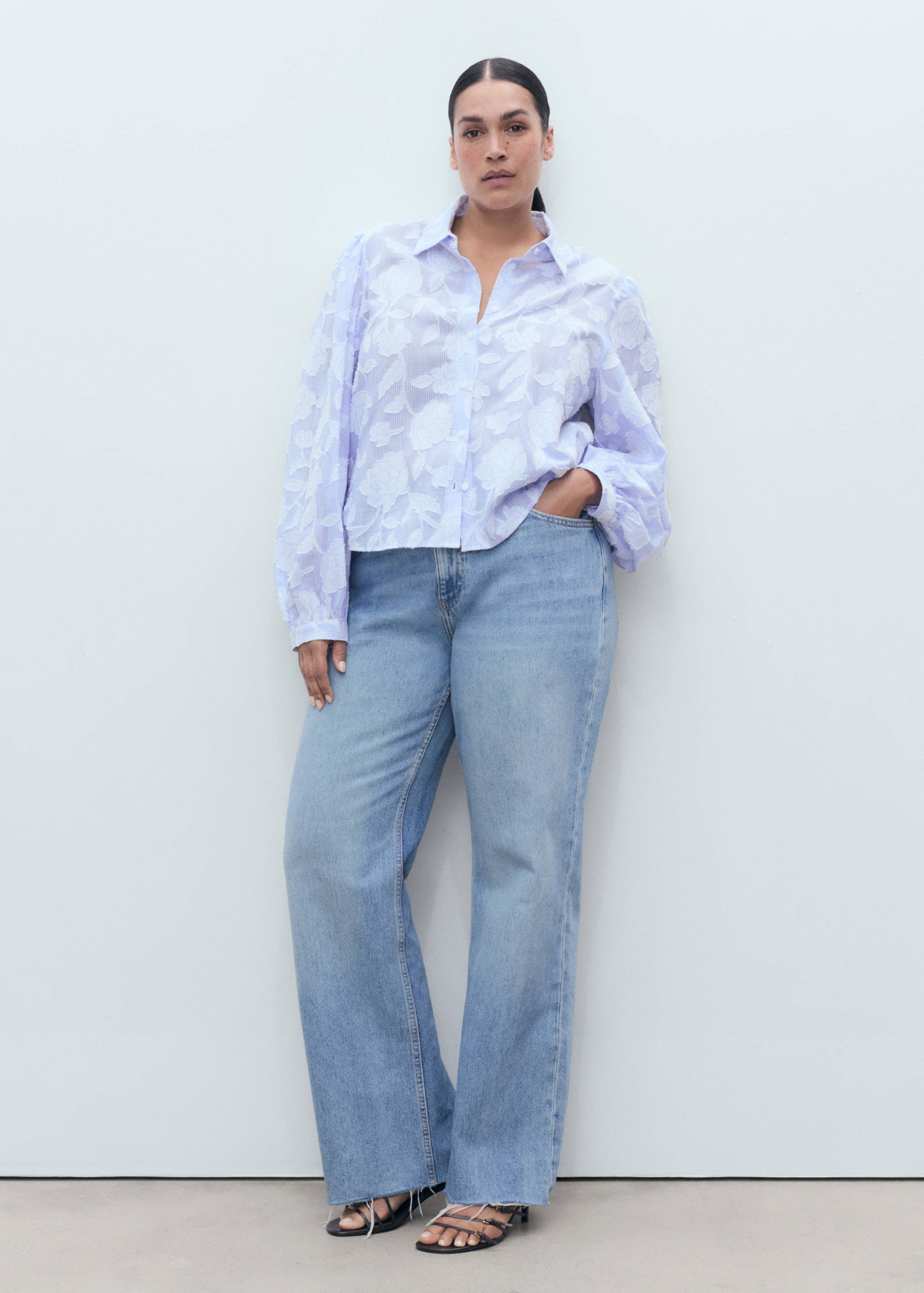 Striped shirt with embroidered details - Details of the article 3