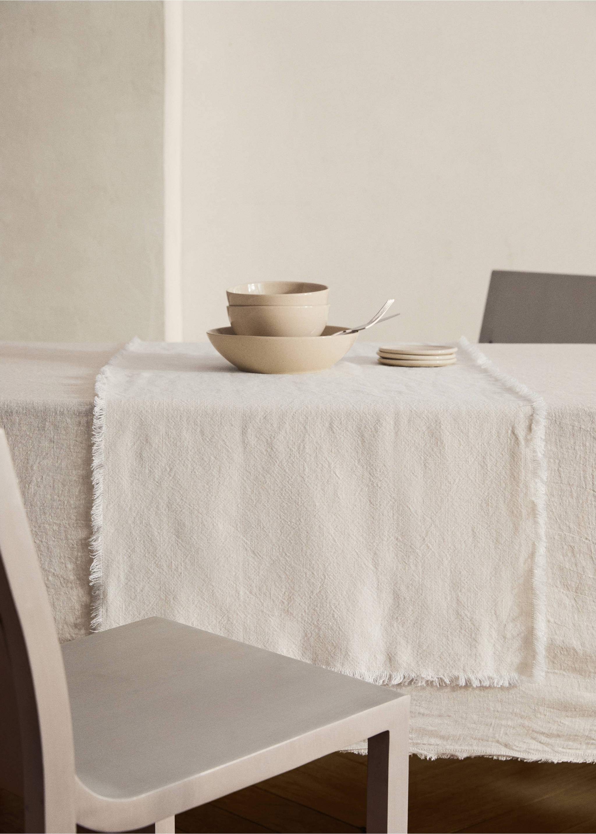 Linen table runner with tassels - General plane, White. Ref: 17084136-00.