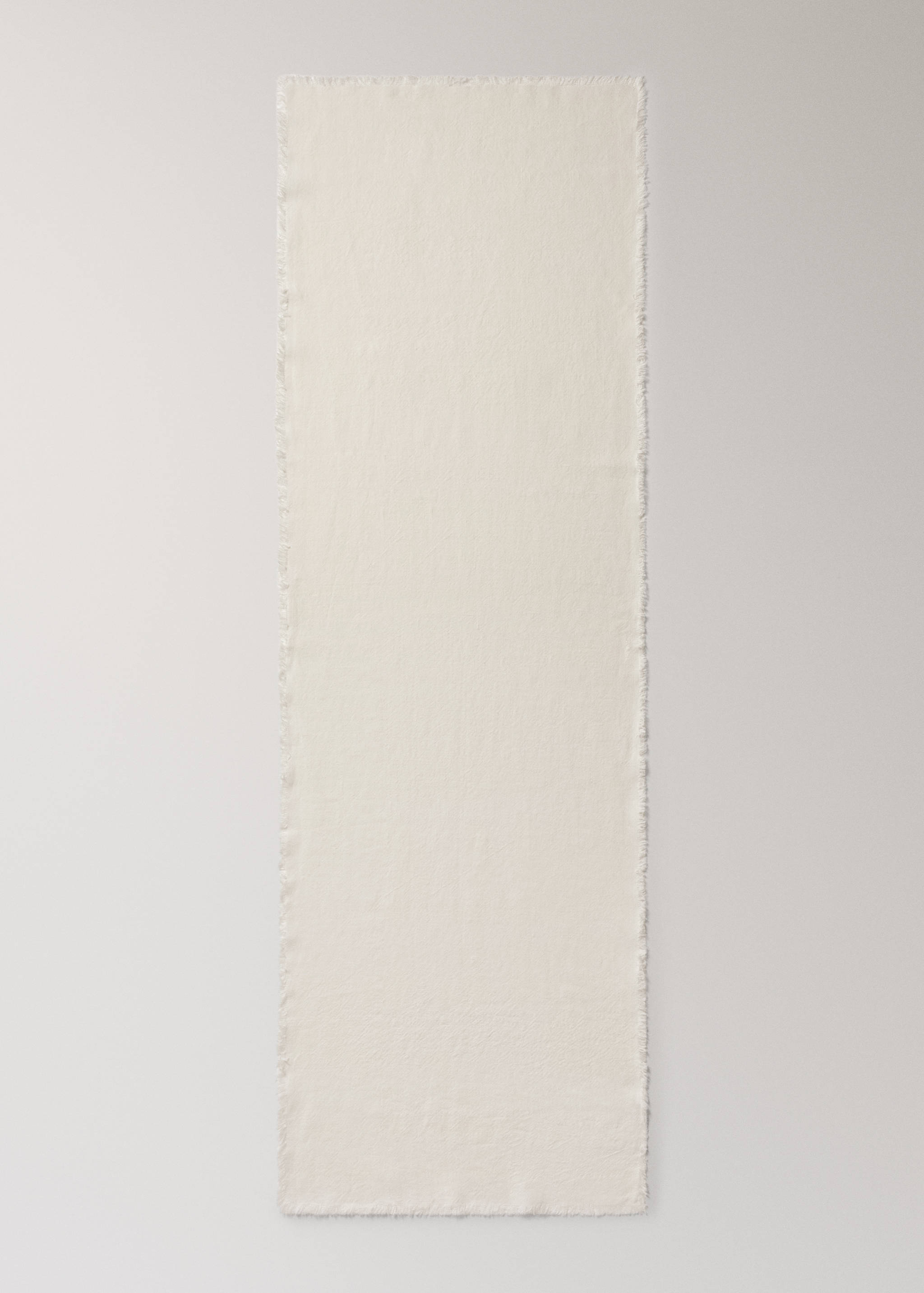 Linen table runner with tassels - Details of the article 2