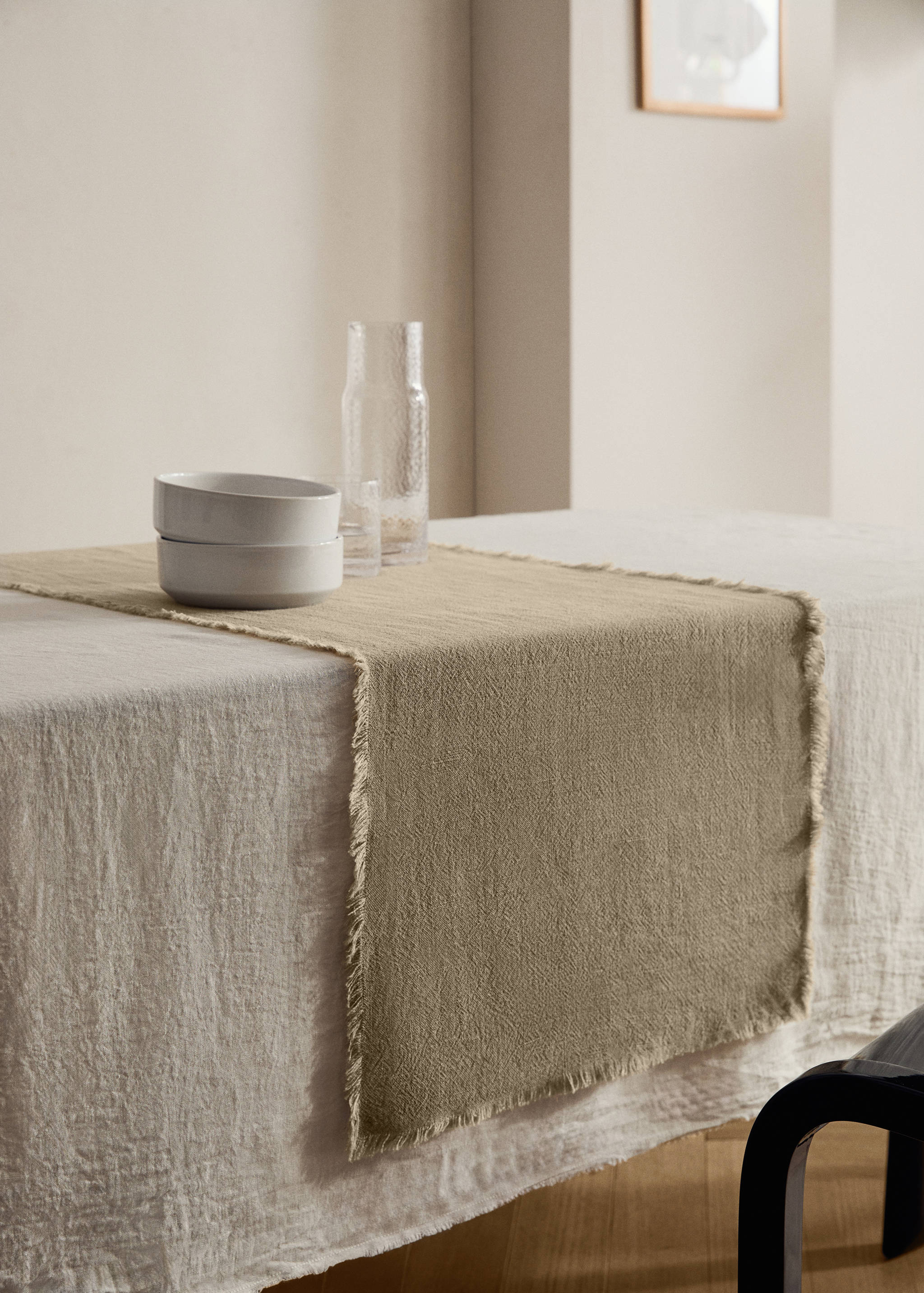 Linen table runner with tassels - General plane
