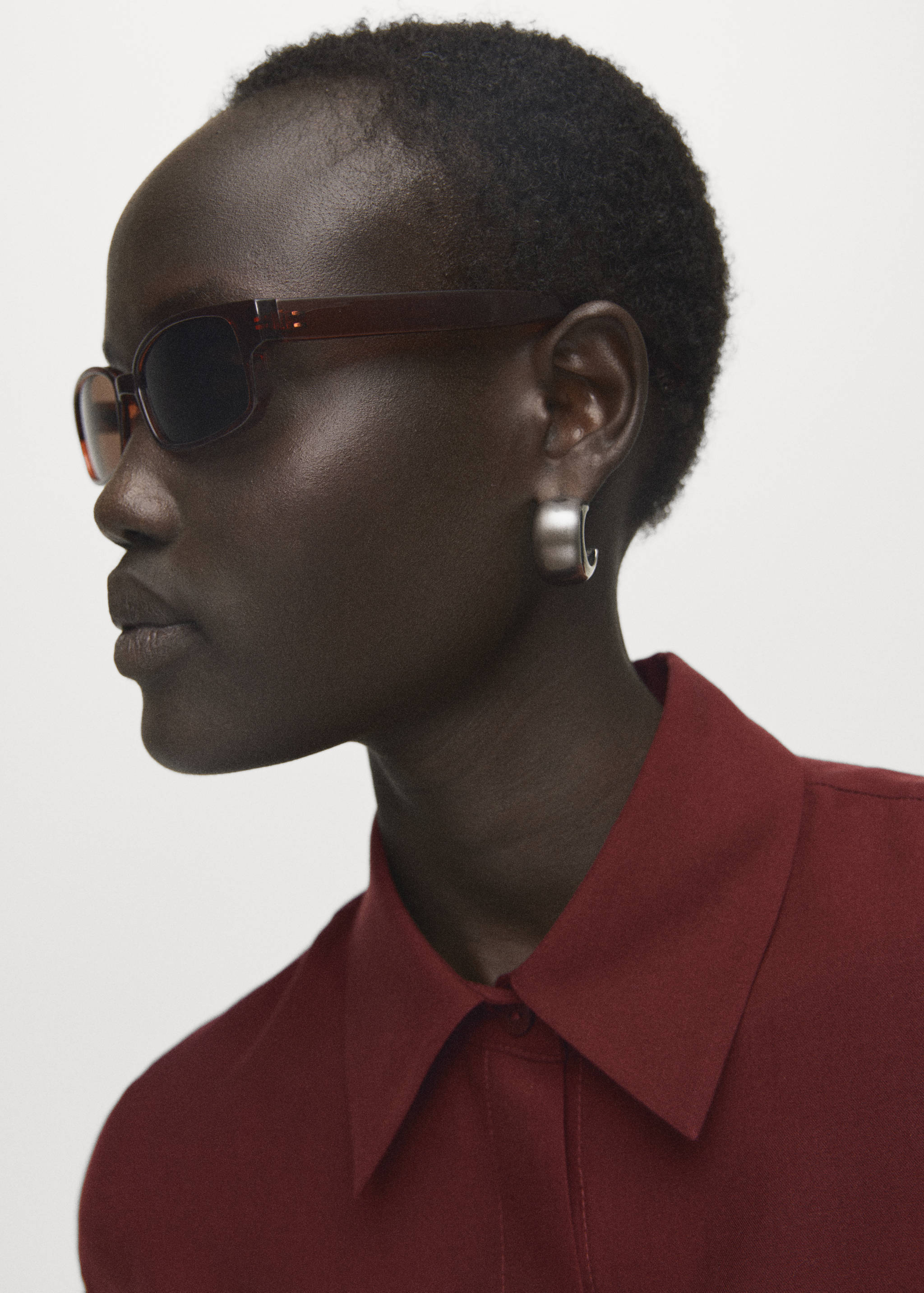 Lyocell shirt with hidden buttons - Details of the article 1