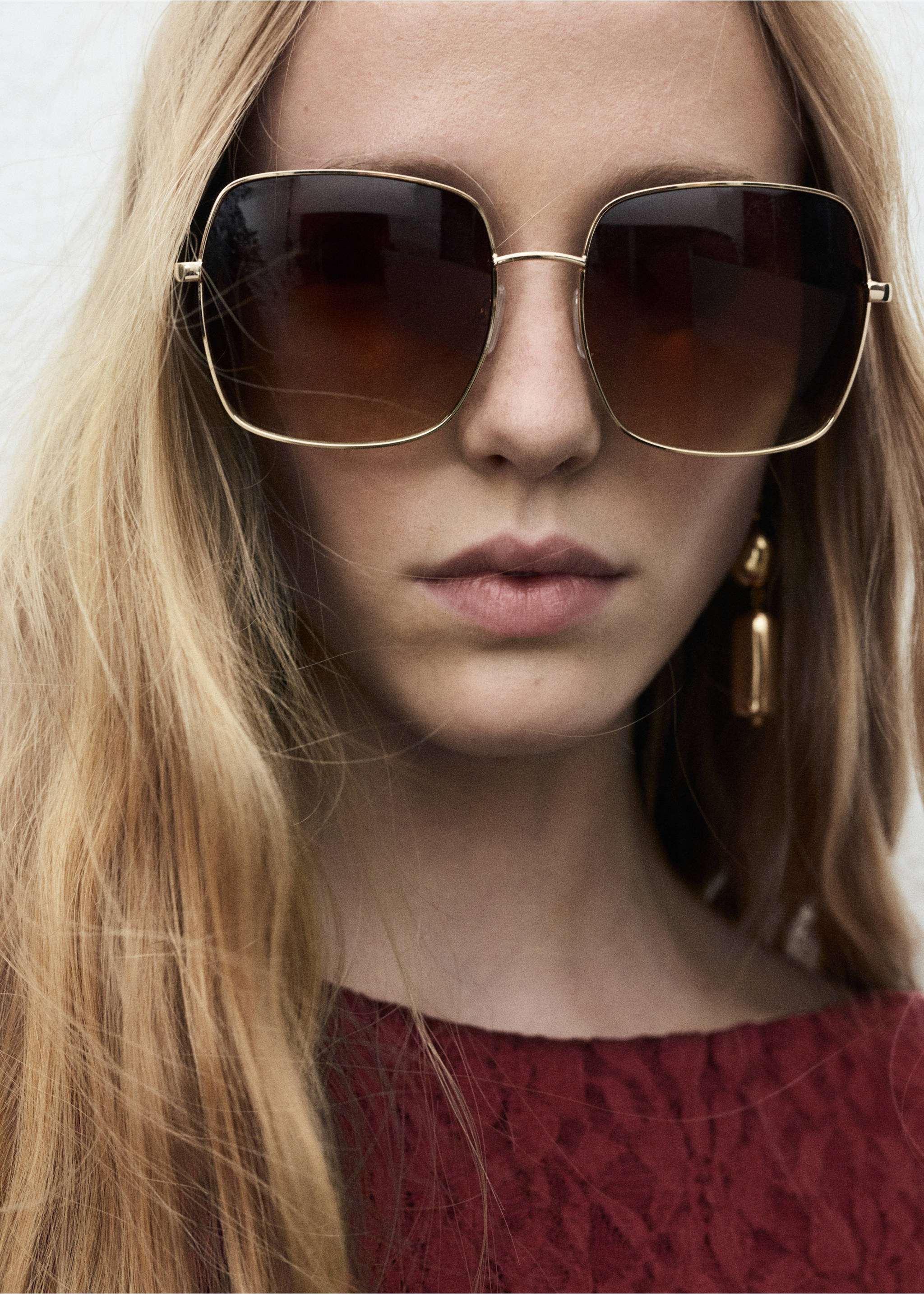 Lace dress with bell sleeves - Details of the article 1, Wine. Ref: 17084141-00.