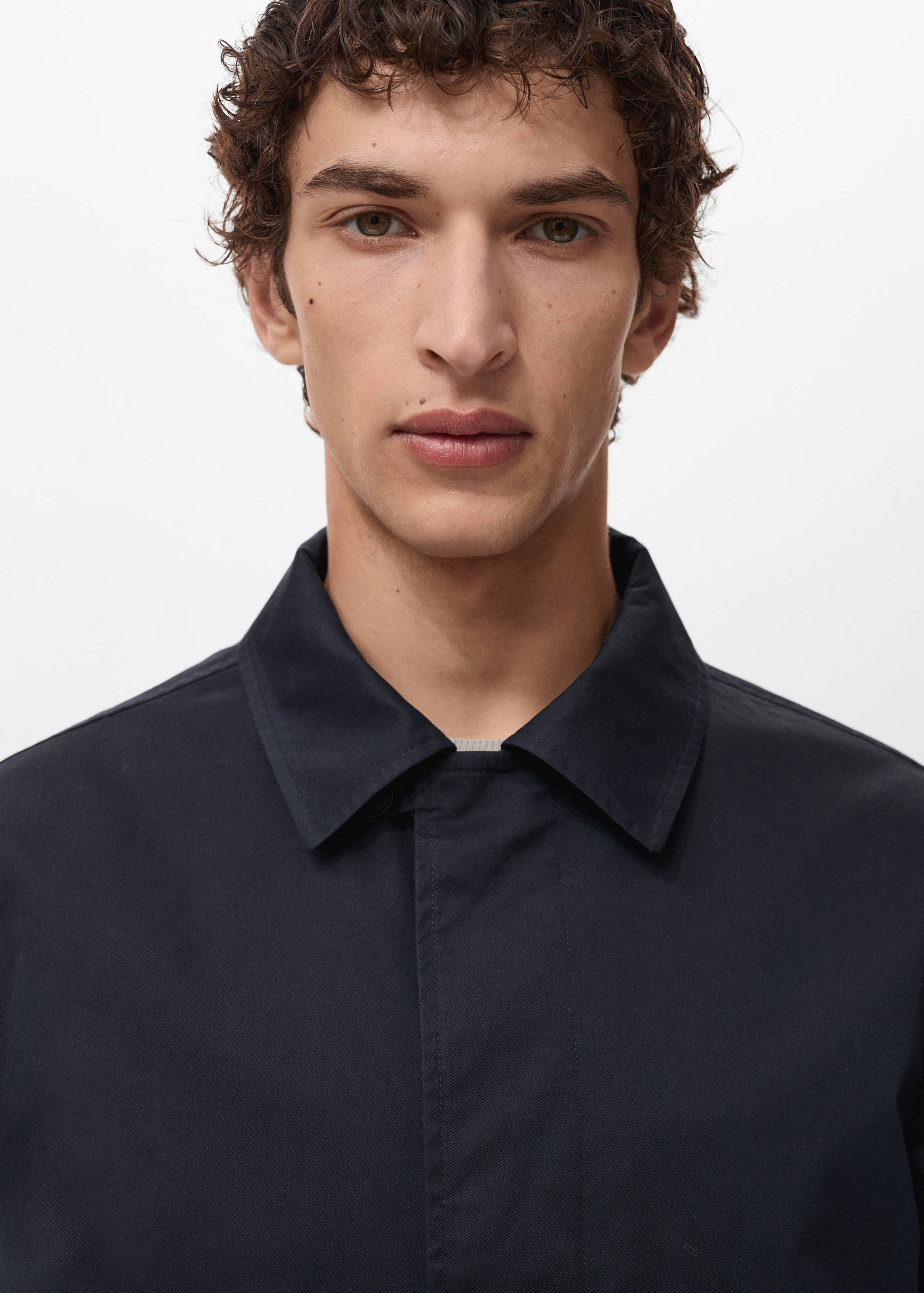 Classic water-repellent trench coat - Details of the article 1