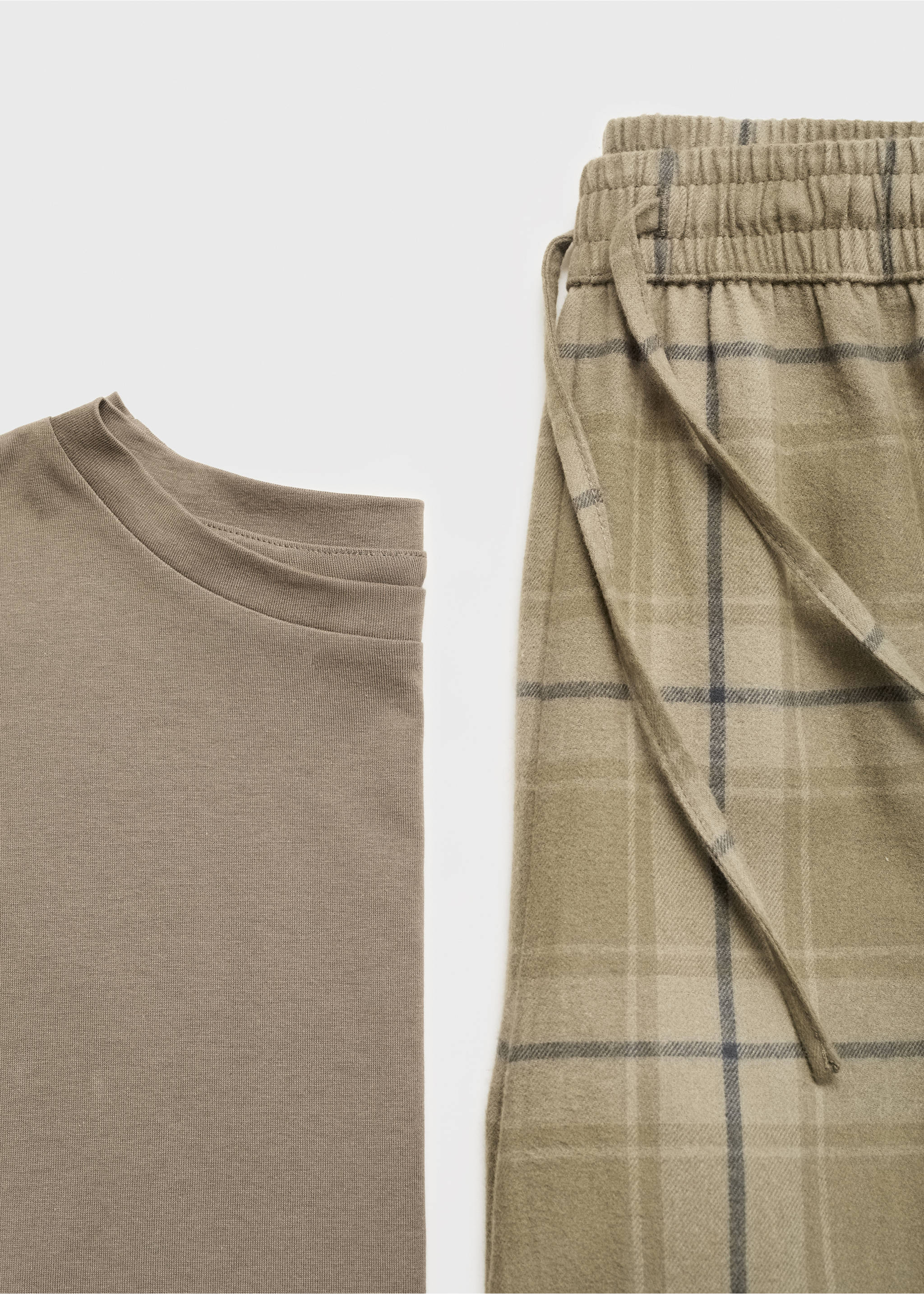 Two-piece flannel check pyjamas - Details of the article 8, Olive Green. Ref: 17084406-00.