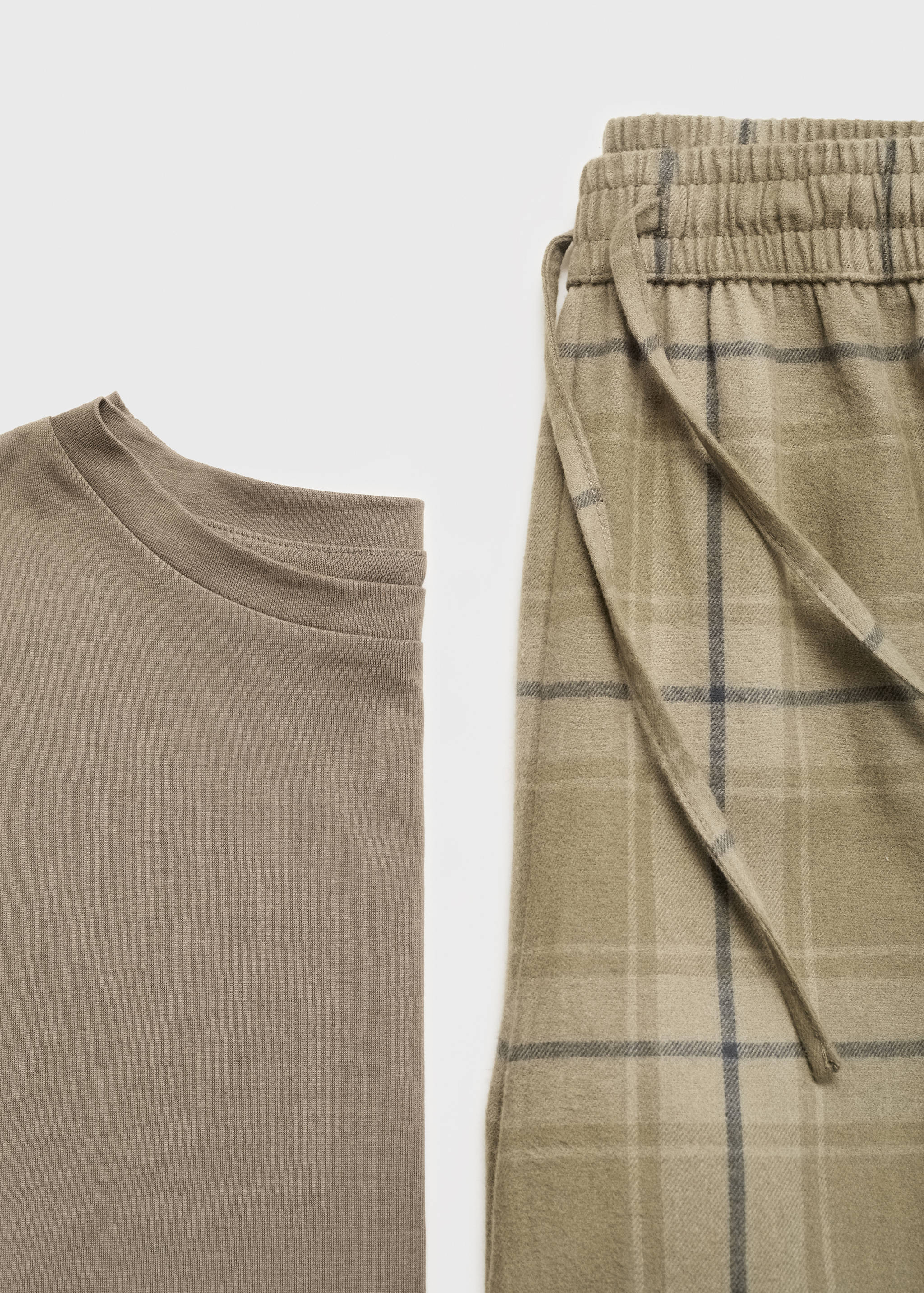 Two-piece flannel check pajamas - Details of the article 8
