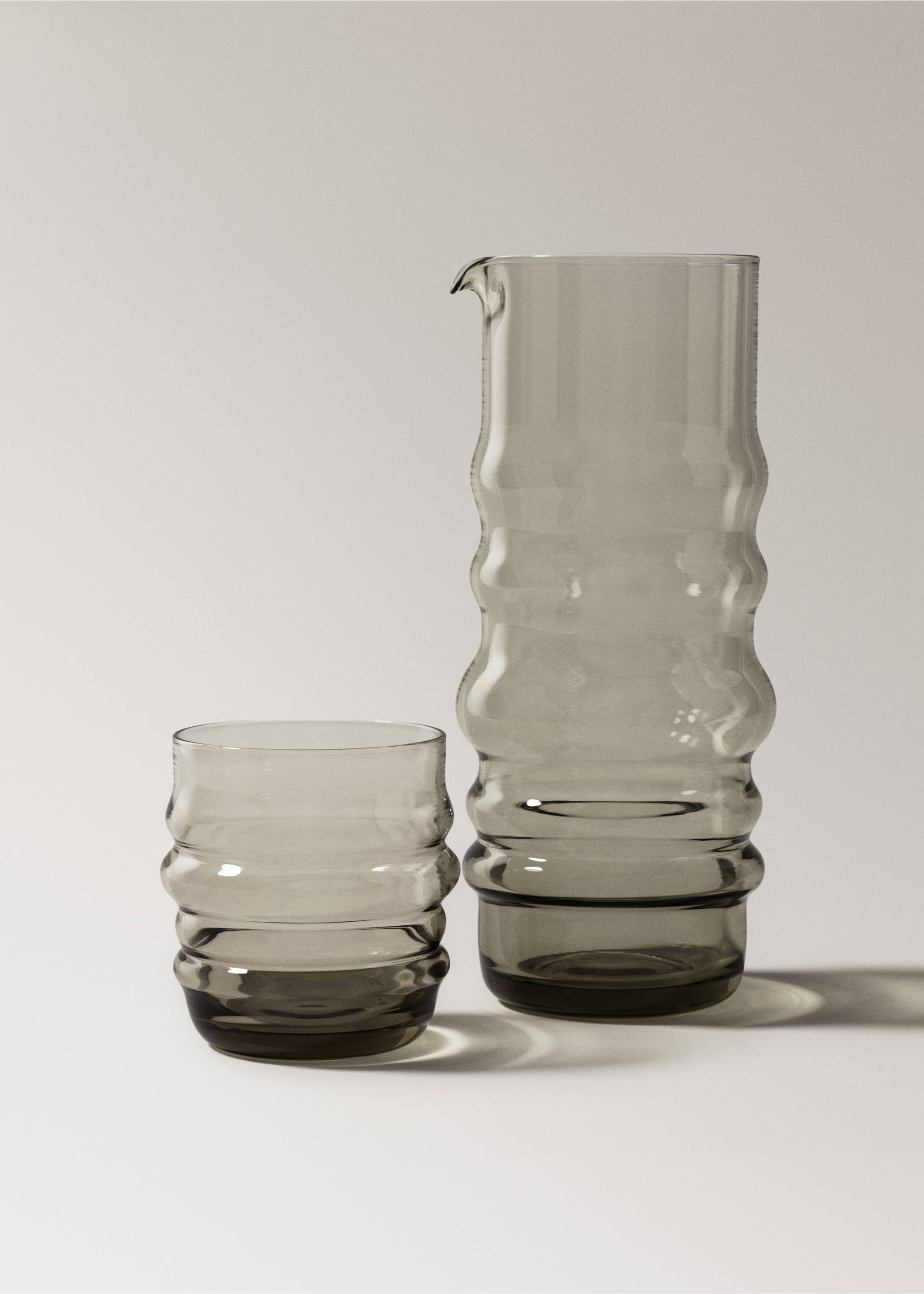 Borosilikatglas-Wellenvase in Rauchoptik - Detail des Artikels 3, Anthrazit. Ref: 17084439-00.