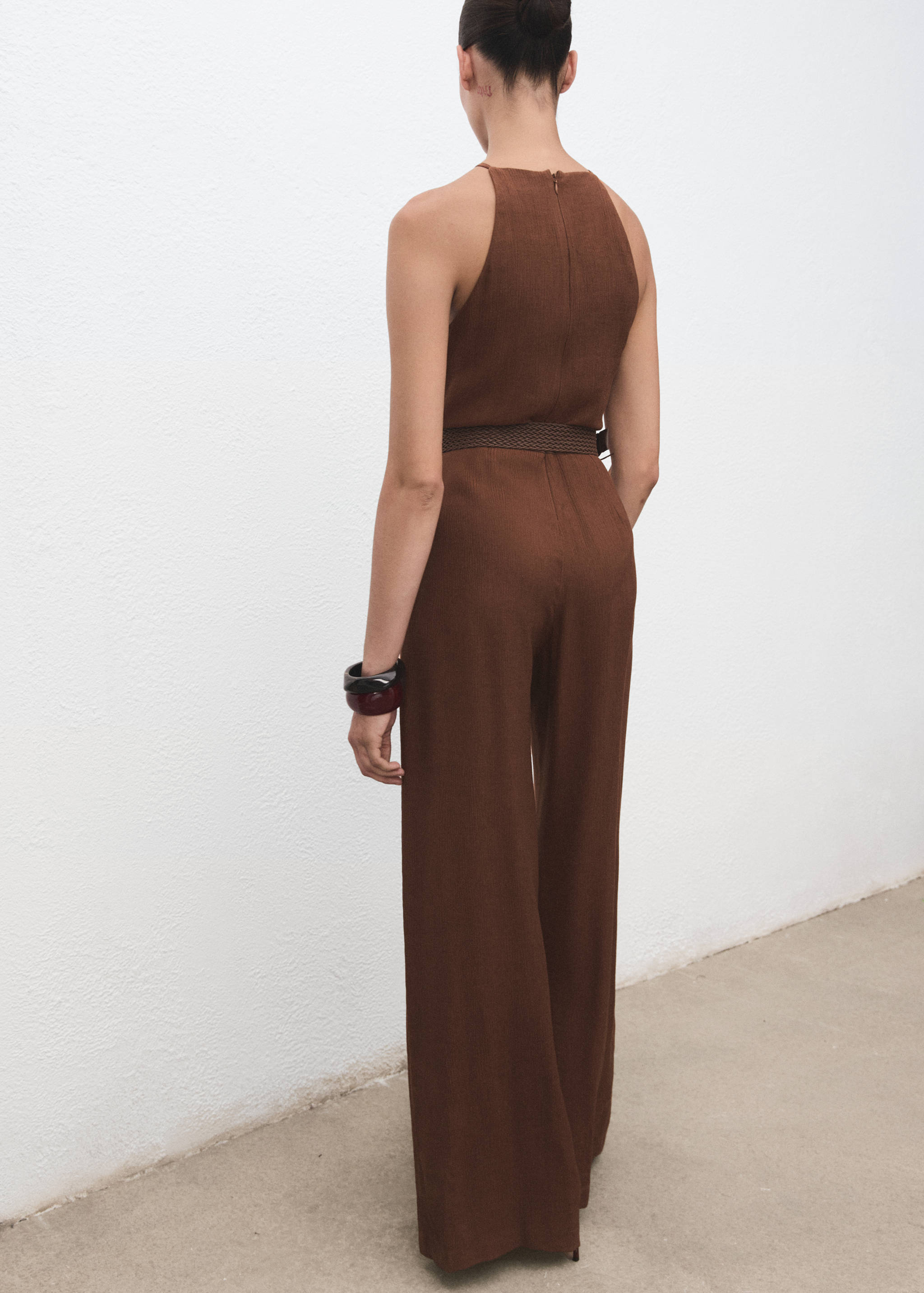 Pleated jumpsuit with belt - Reverse of the article