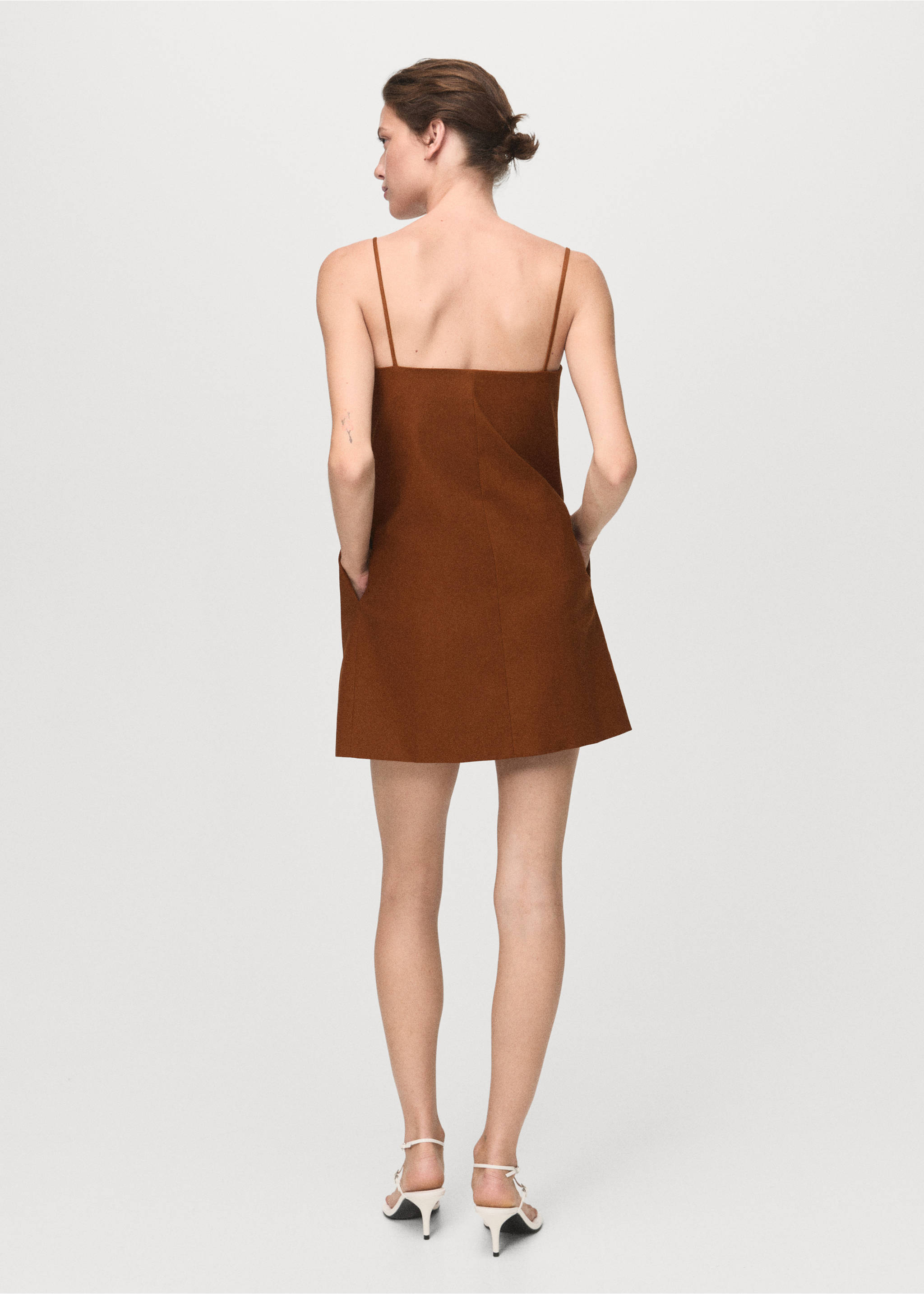 Vestido escote lazo - Reverso del artículo, Marrón medio. Ref: 17084790-00.