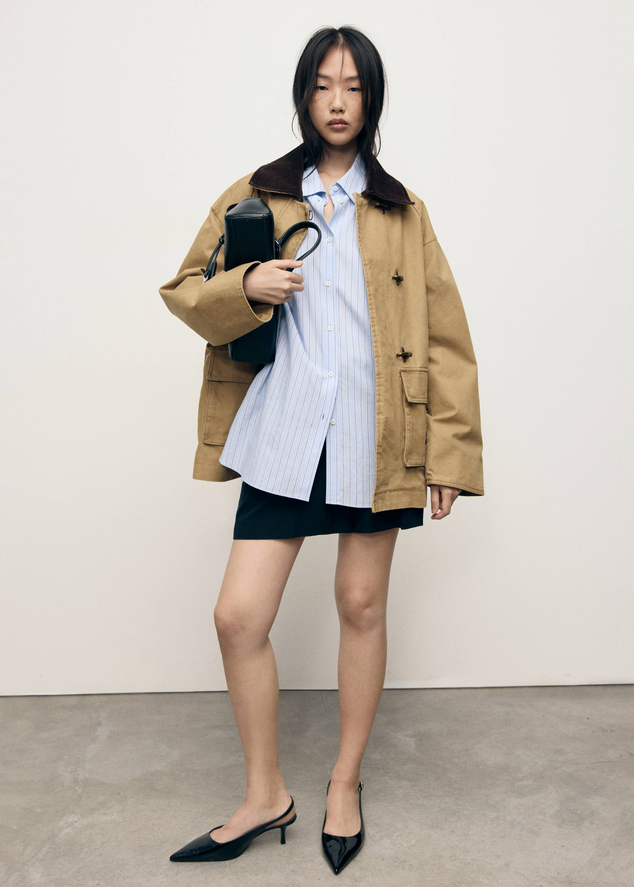 Oversized parka with contrasting collar - General plane