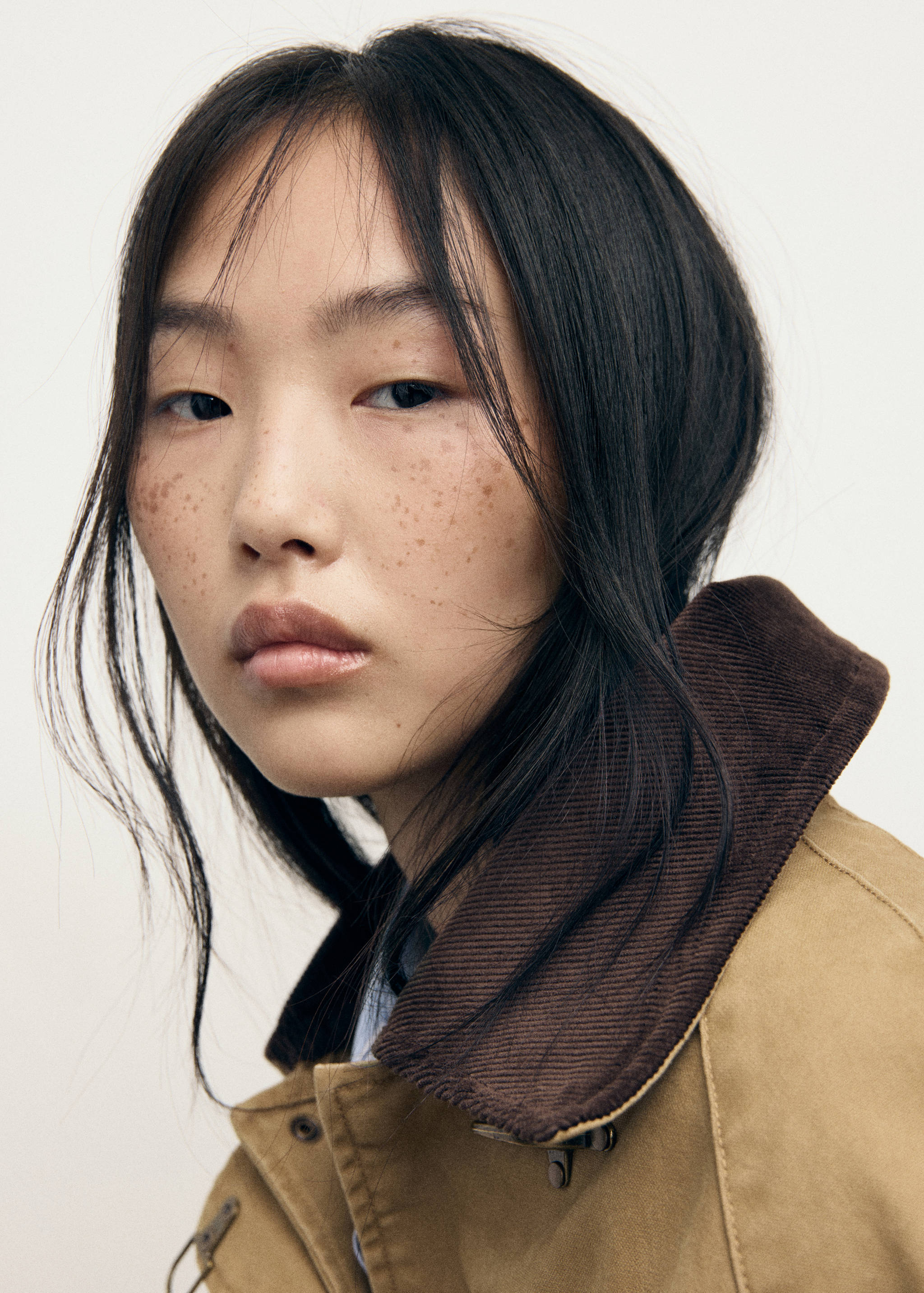 Oversized parka with contrasting collar - Details of the article 1