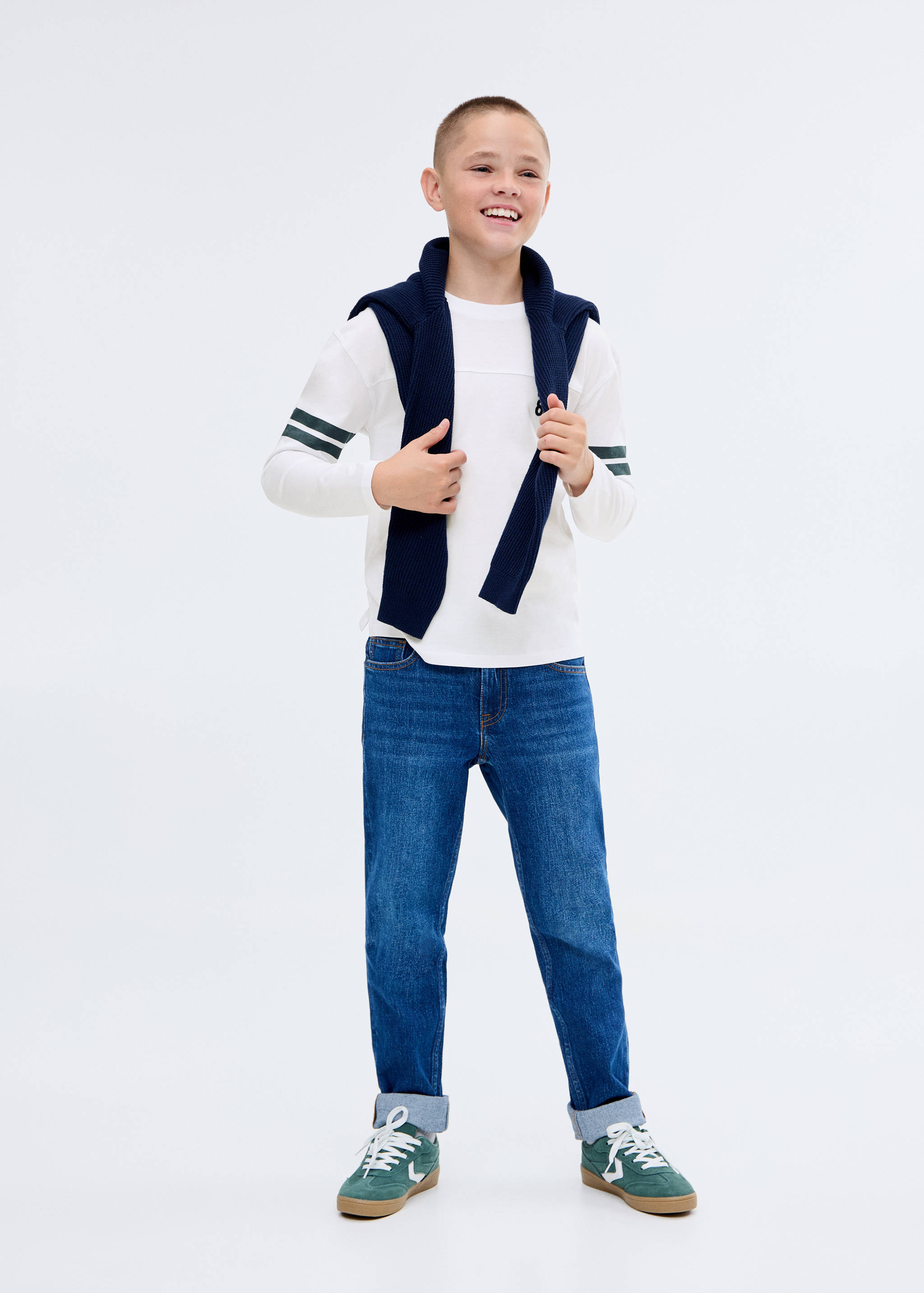 T-shirt motif bordiran - Tampilan Umum