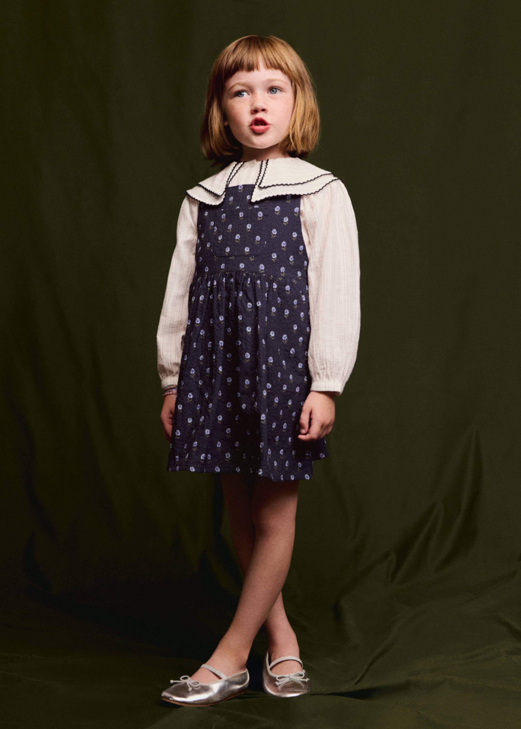 Striped blouse with Peter Pan collar - Details of the article 5