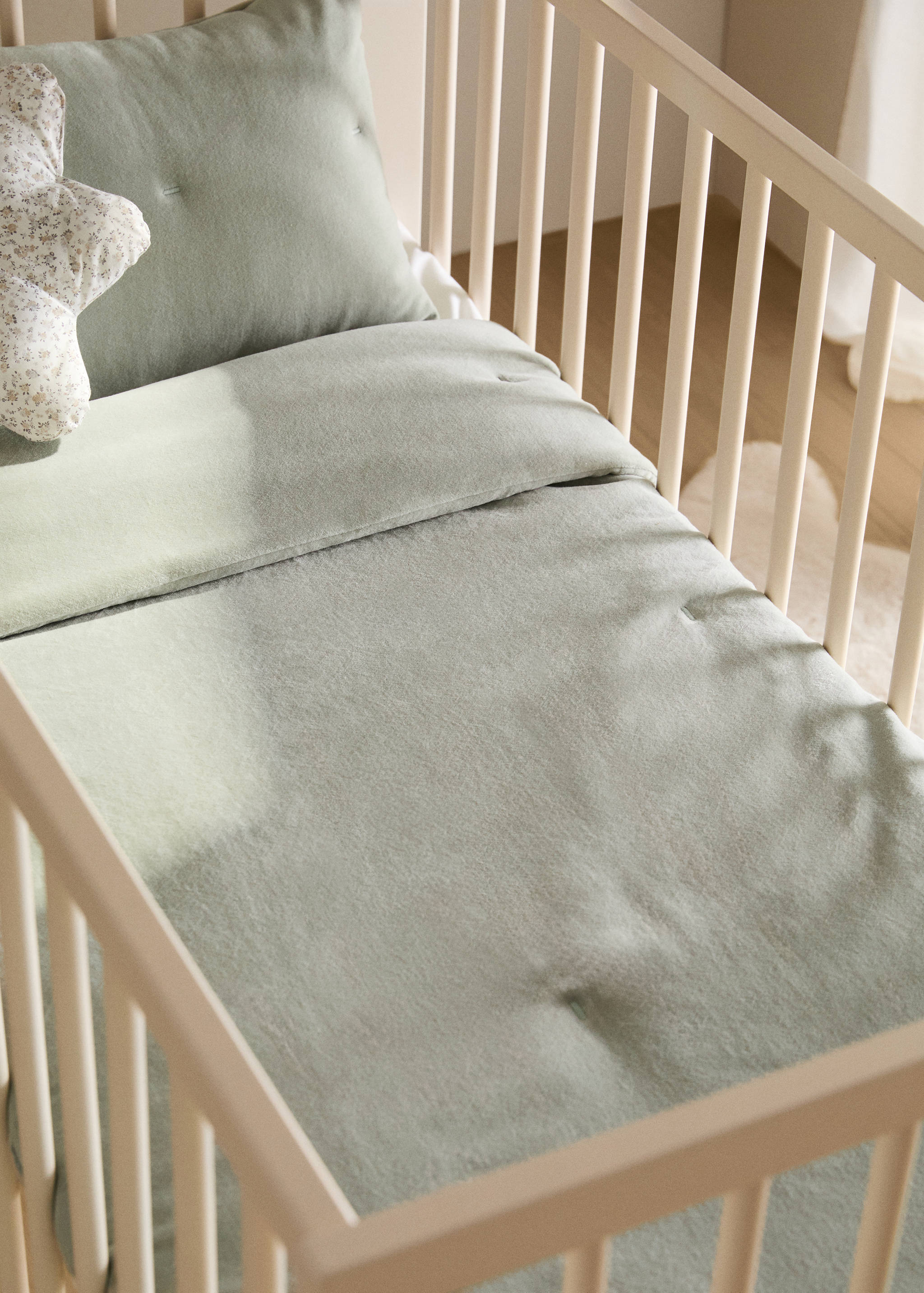 Garment-dyed velvet cotton bedspread for cot - General plane