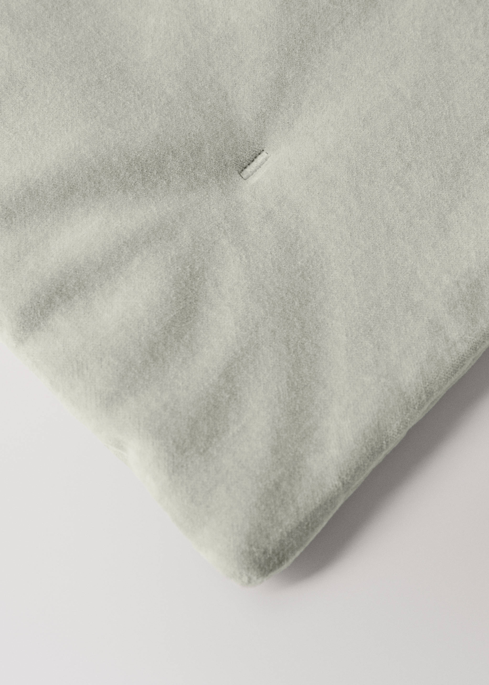 Garment-dyed velvet cotton bedspread for cot - Details of the article 2