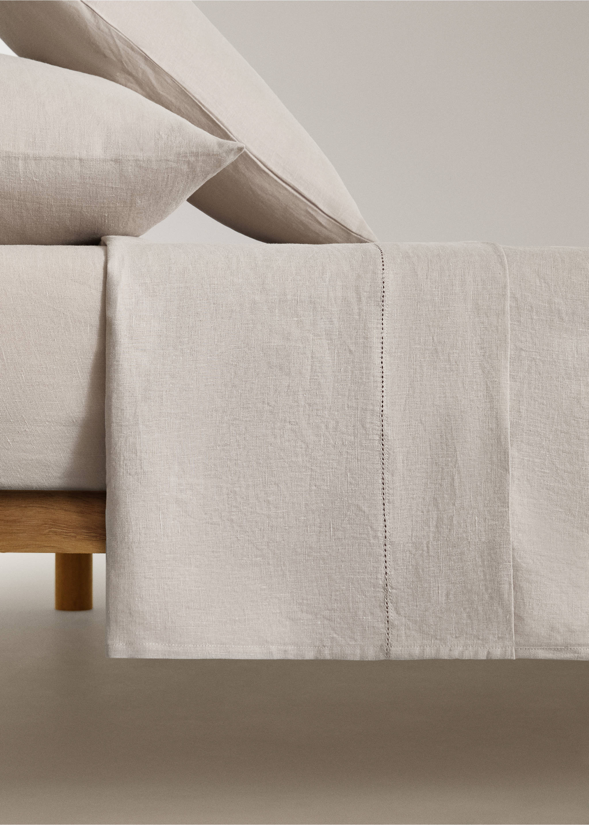 Washed linen children’s top sheet with hemstitch for 90 cm bed - Article without model, Medium Brown. Ref: 17085165-00.