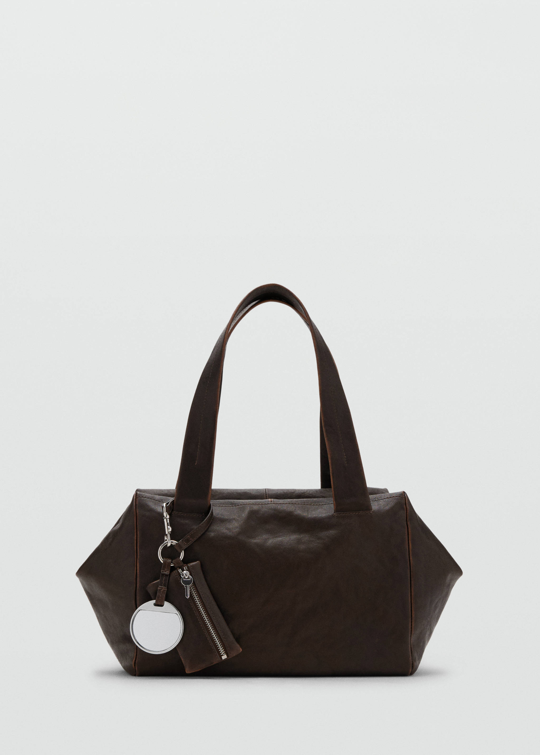 حقيبة كتف جلدية متوسطة مع زينة جذابة - منتج دون نموذج