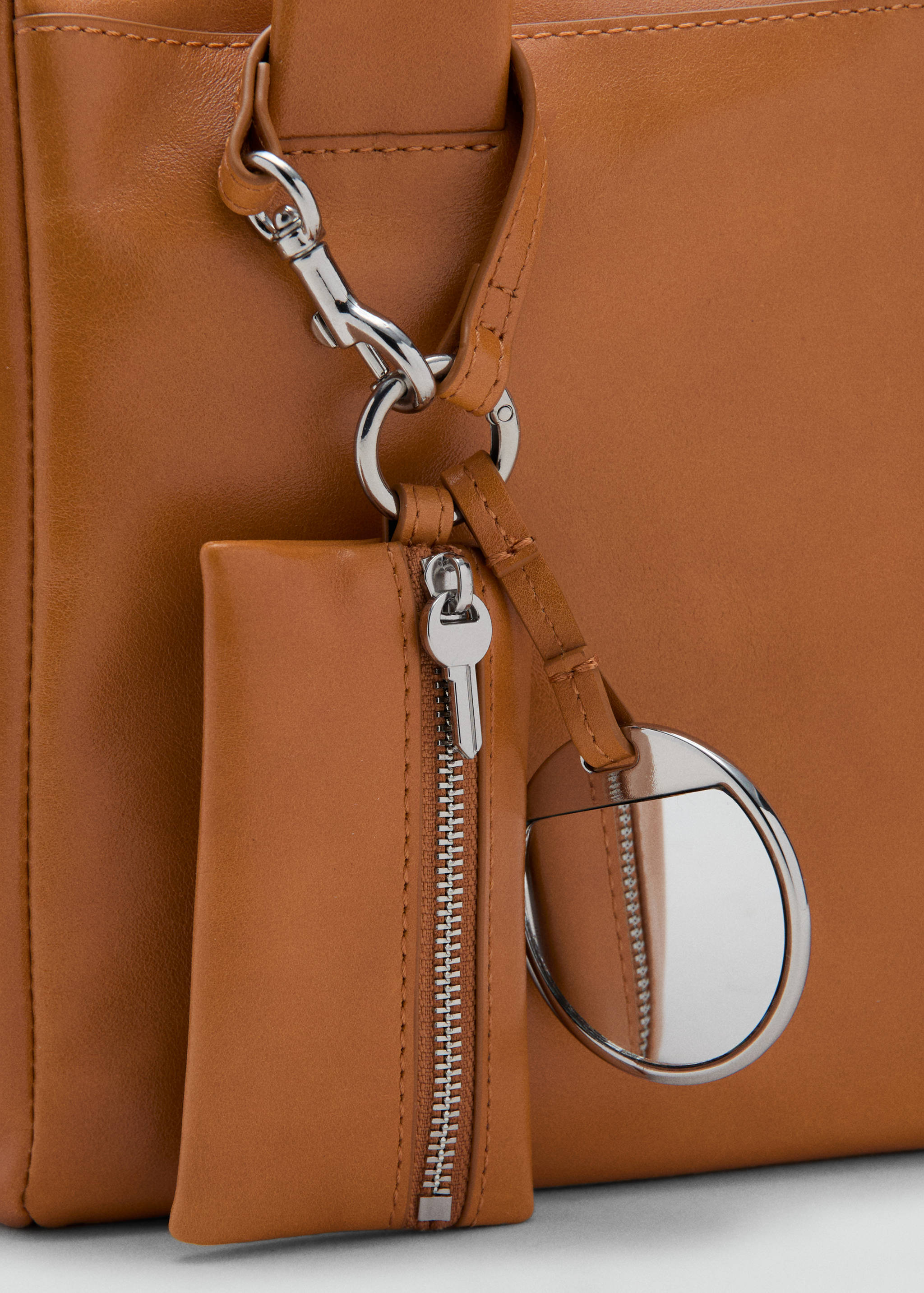 Medium leather shoulder bag with charms - Details of the article 2