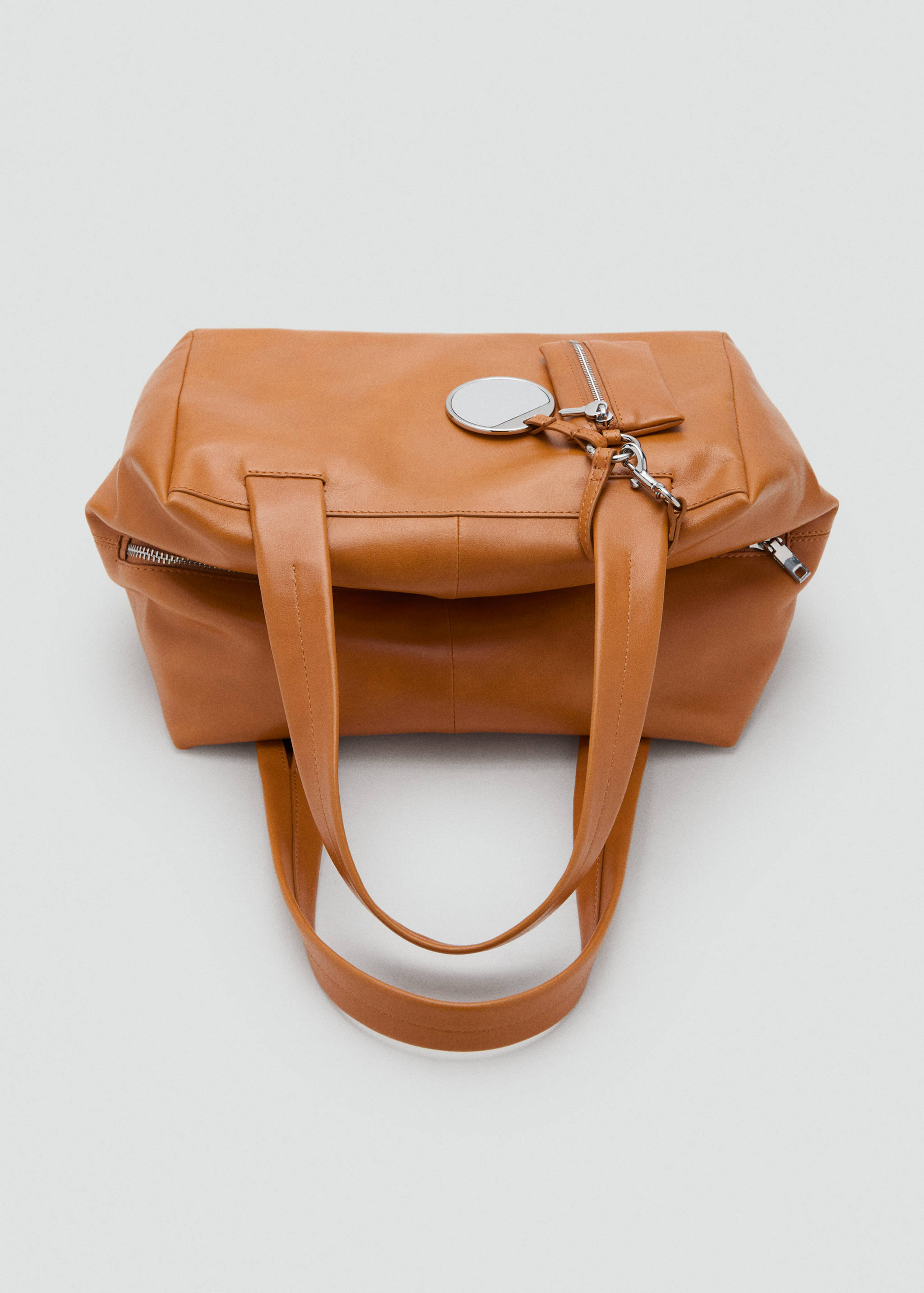Medium leather shoulder bag with charms - Details of the article 4