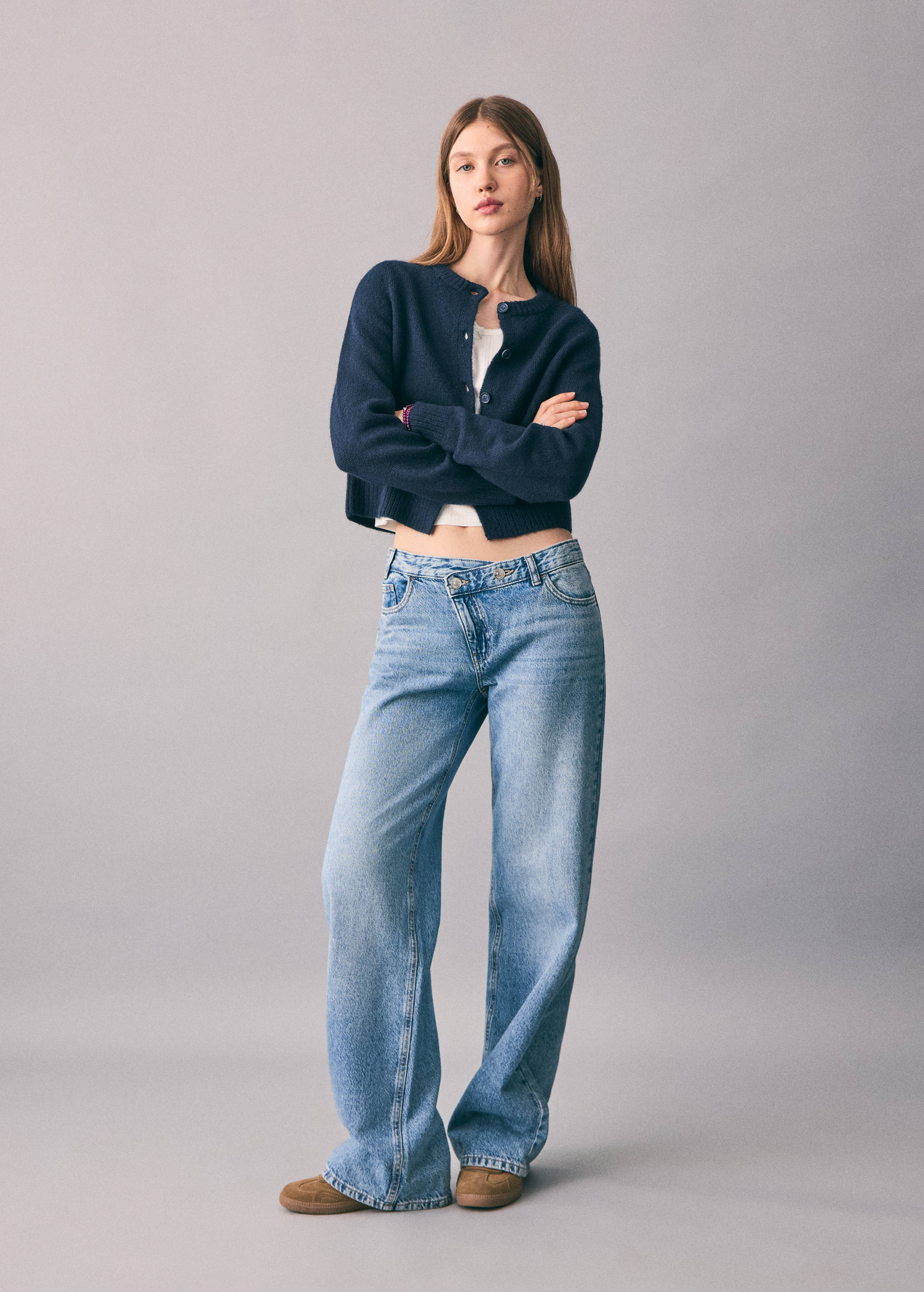 Cross-waist jeans - General plane