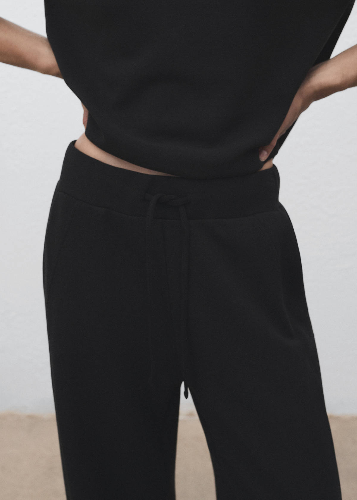 Drawstring jogger trousers — Black